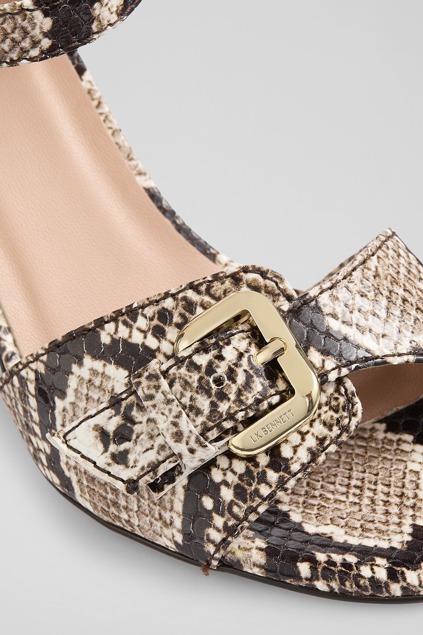 FS REEVA OLOID BUCKLE BLACK/WHITE 4