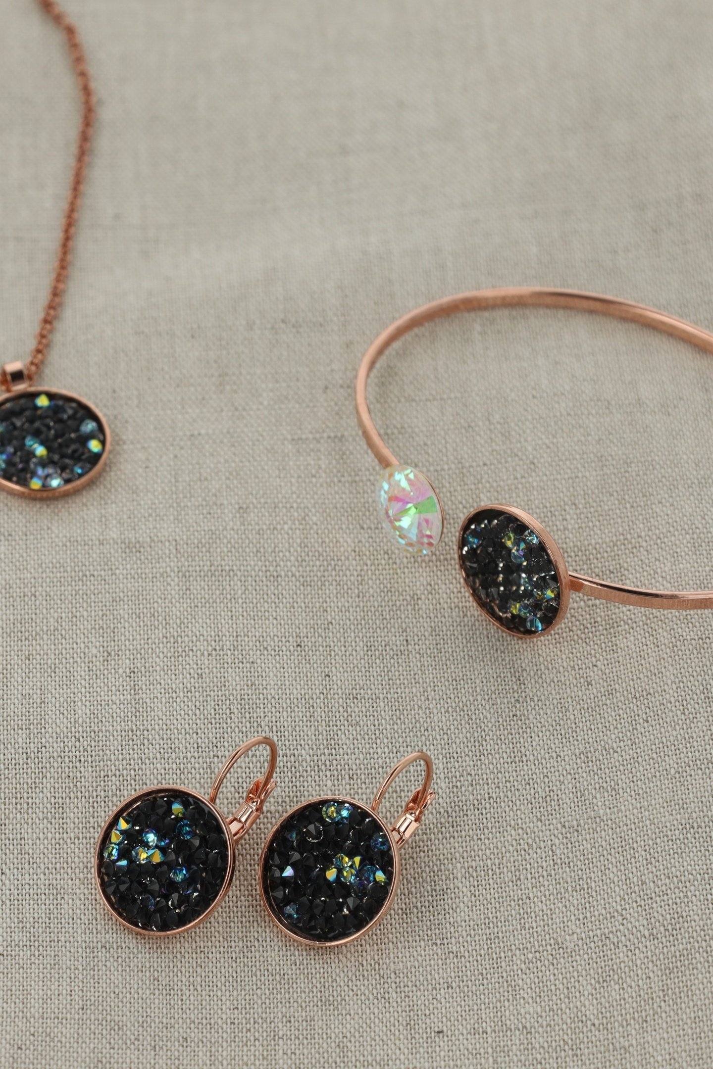 CLASSIC ROCKS EARRINGS BLACK 1