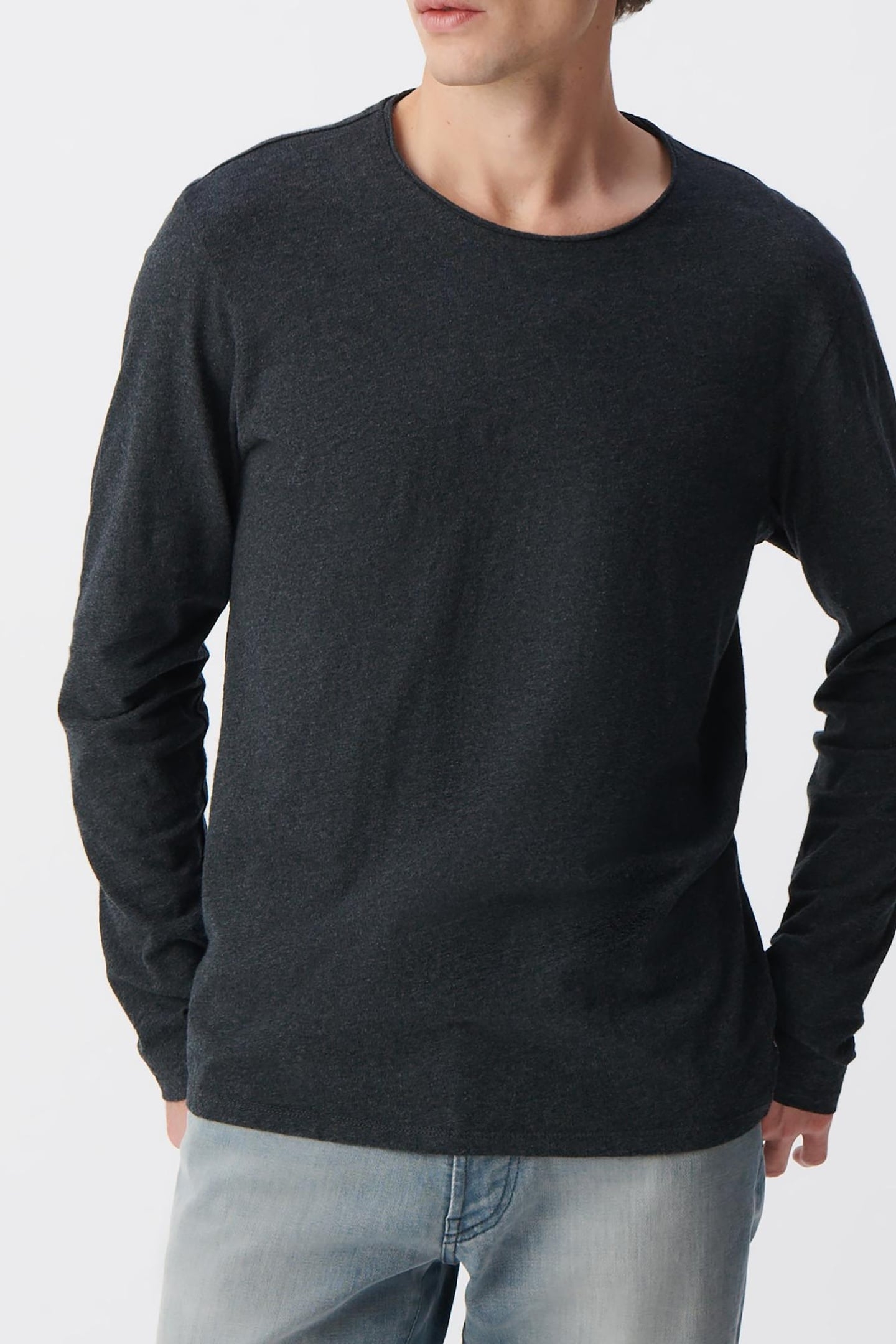 CHARCOAL ESSENTIAL ROUND_NECK LONG_SLEEVE T_SHIRT 2