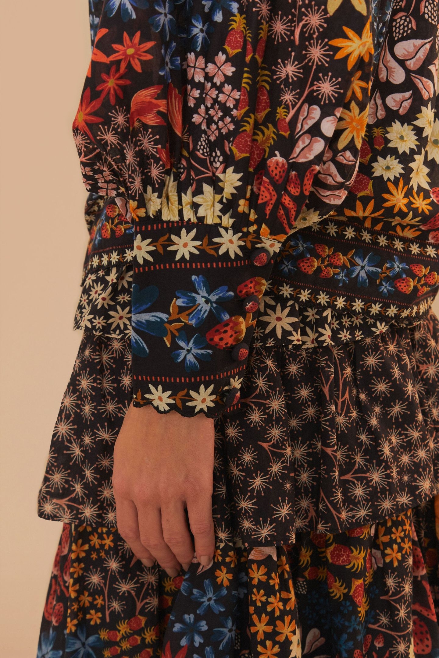 JUJUS GARDEN BLACK BLOUSE 4