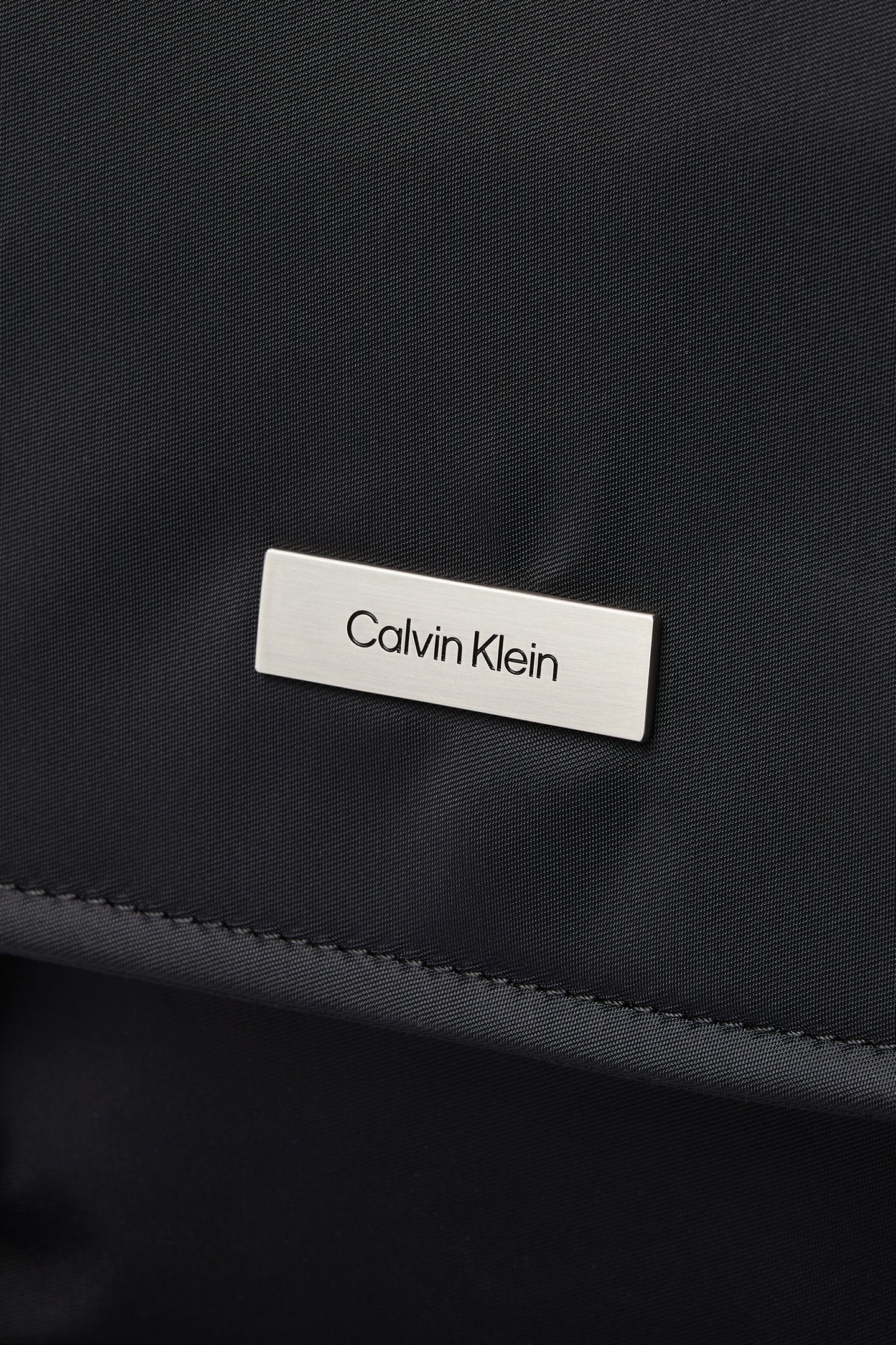 SLEEK SMALL MESSENGER BLACK 5