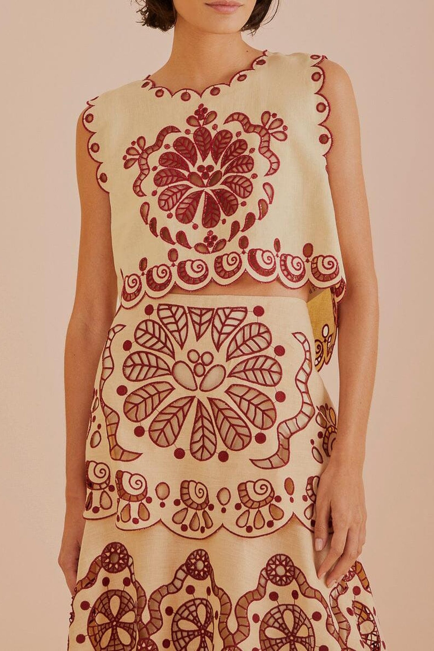 SAND RICHELIEU SLEEVELESS CROP TOP 2