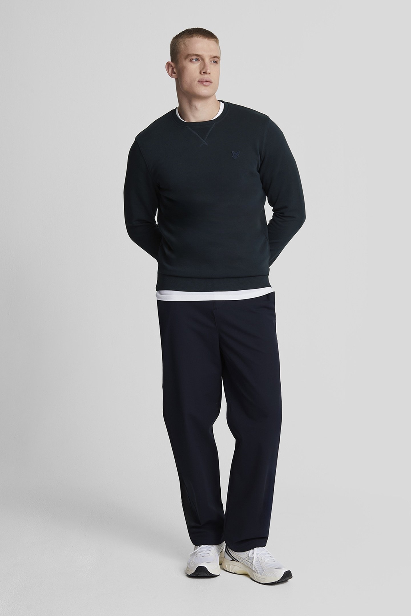 TONAL EAGLE CREW NECK SWEATSHIRT DARK NAVY 2