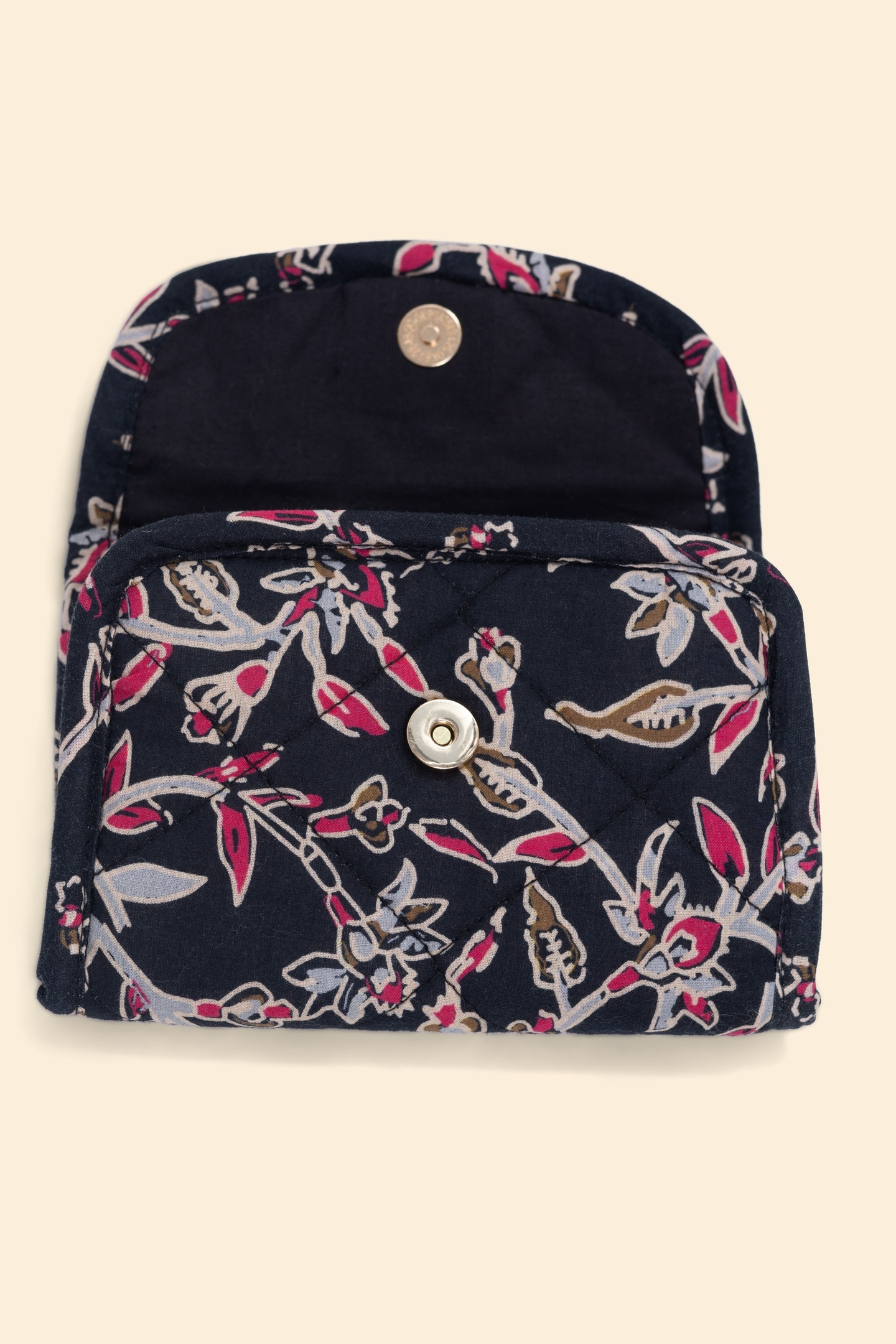 INDIAN PRINT BLACK CLUTCH BAG BLACK 3