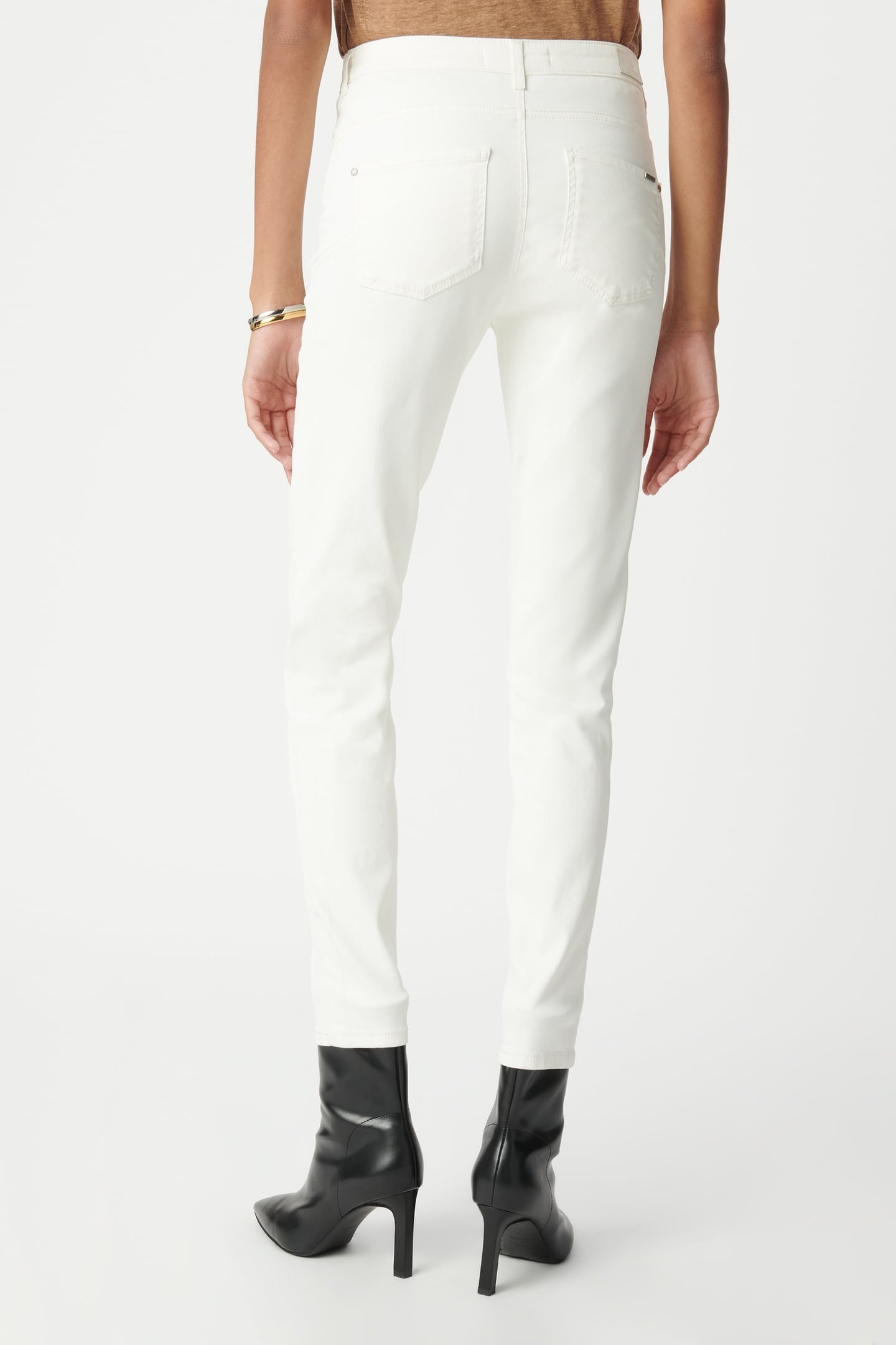 WHITE CROPPED JEANS WITH VISIBLE BUTTONS NINA 3