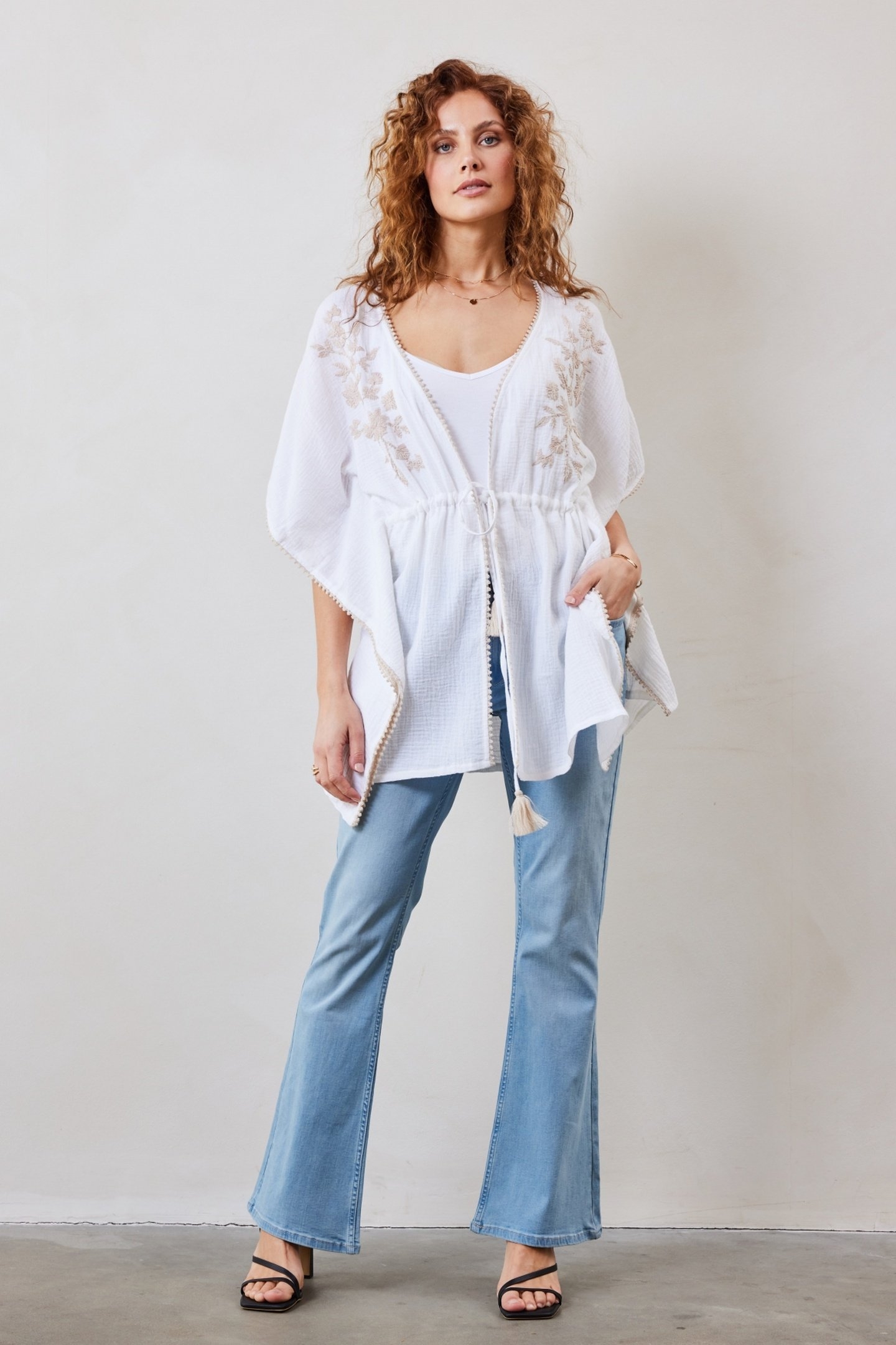 KAFTAN EMBRO IN OFFWHITE 1