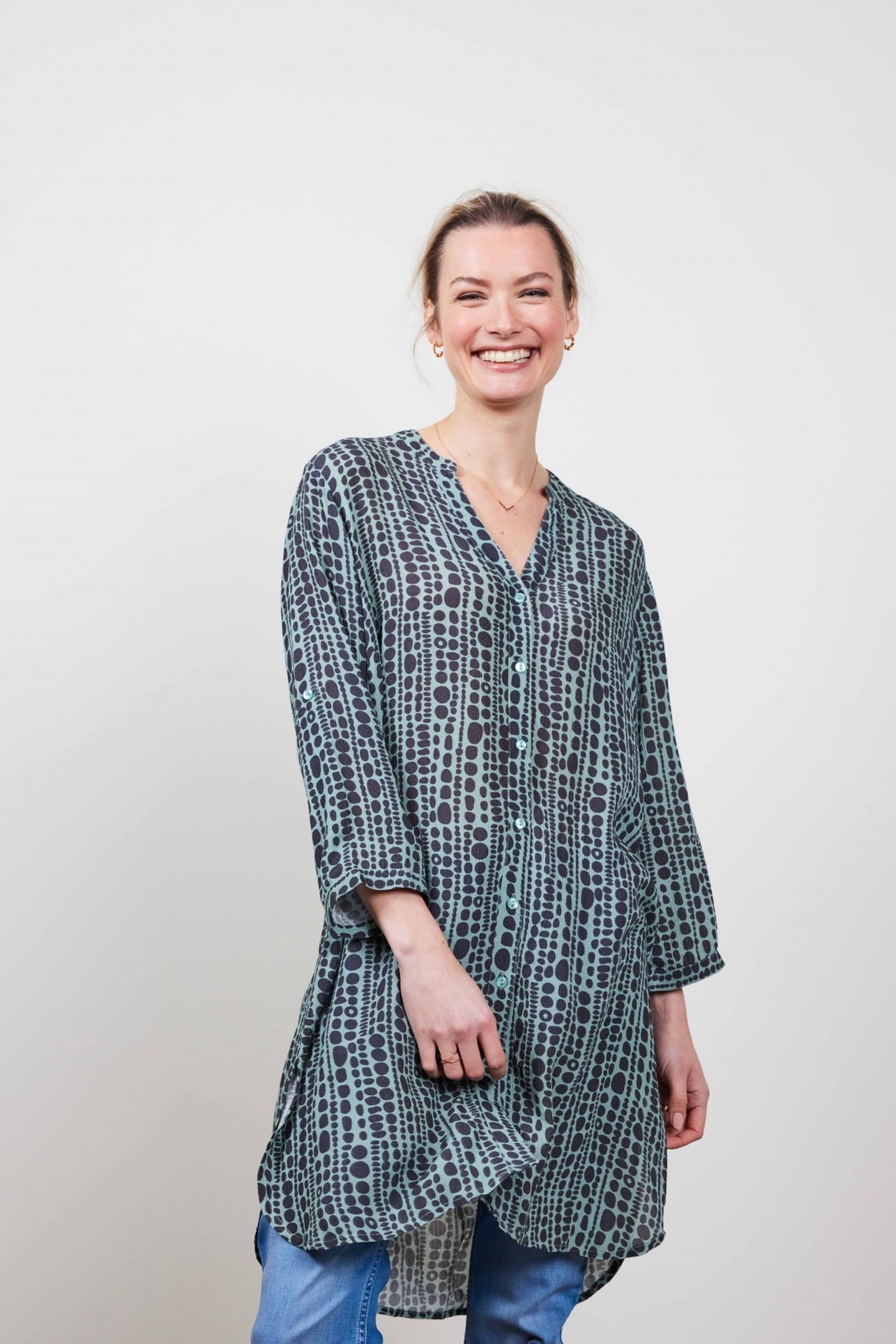 TUNIC CHILL IN GRANITE GREEN WITH DOTS IN A ROW PRINT 4