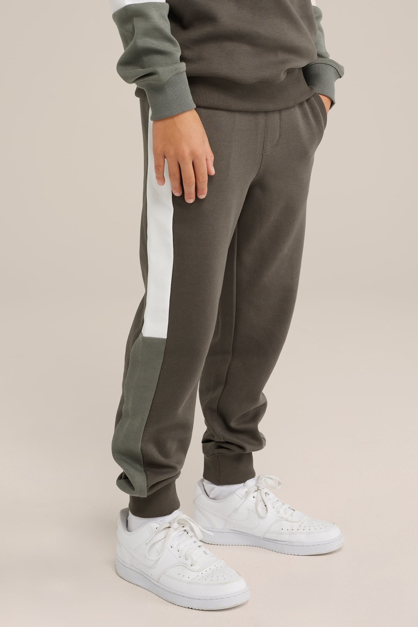 JOGGING PANTS ARMY GREEN 2