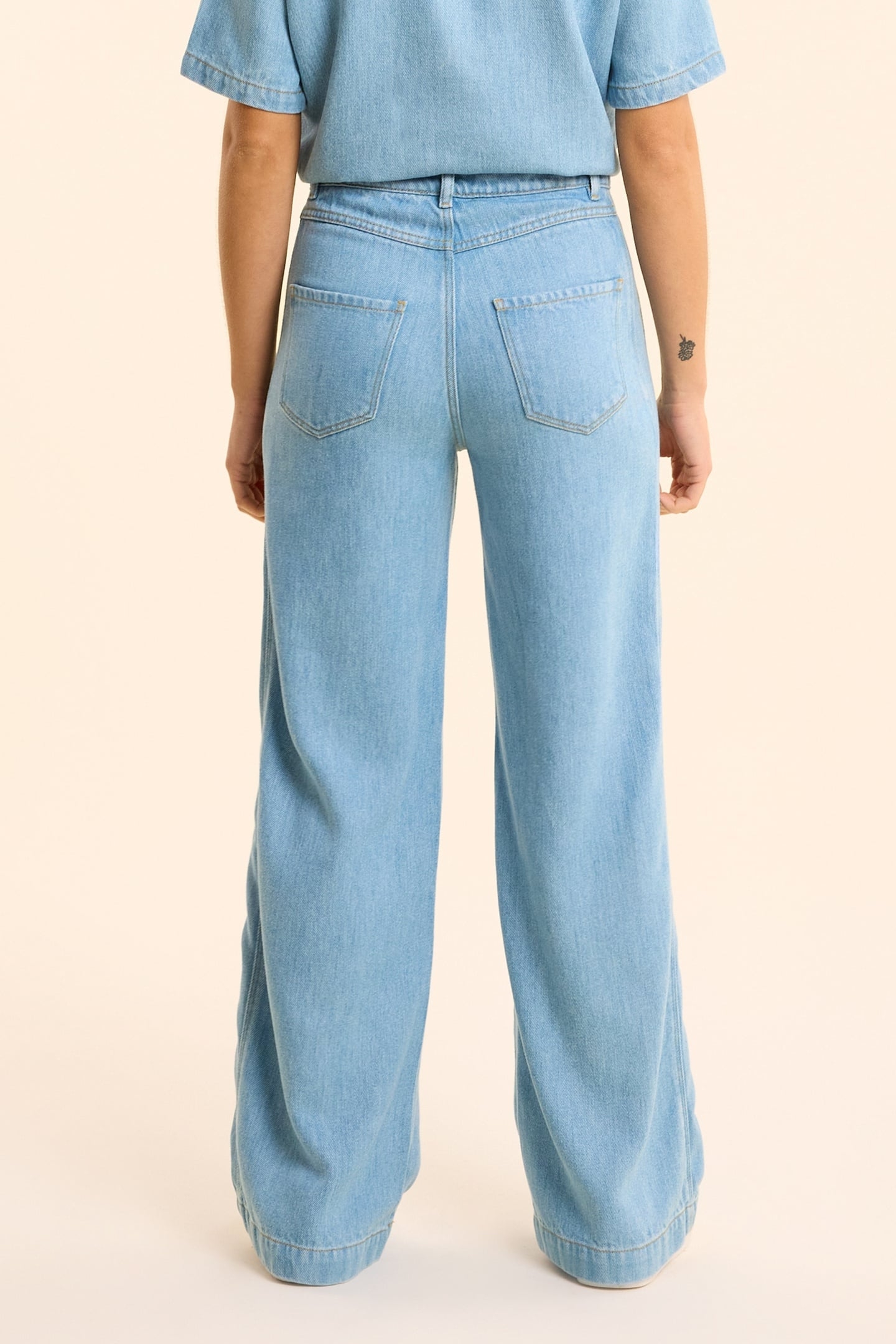FADED BLUE WIDE-LEG JEANS BLEACH 3
