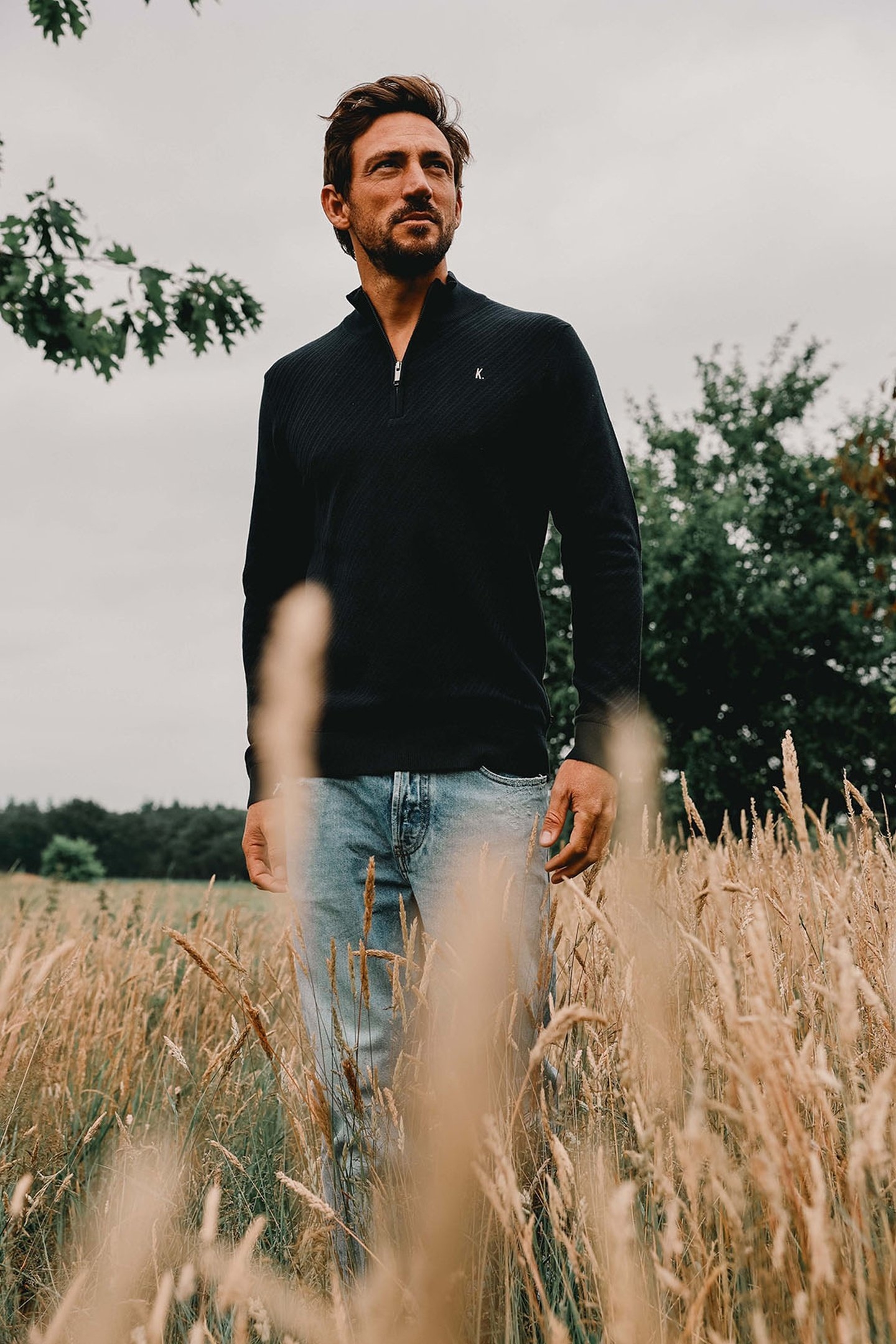 KN CROSSED ZIP BLACK 5