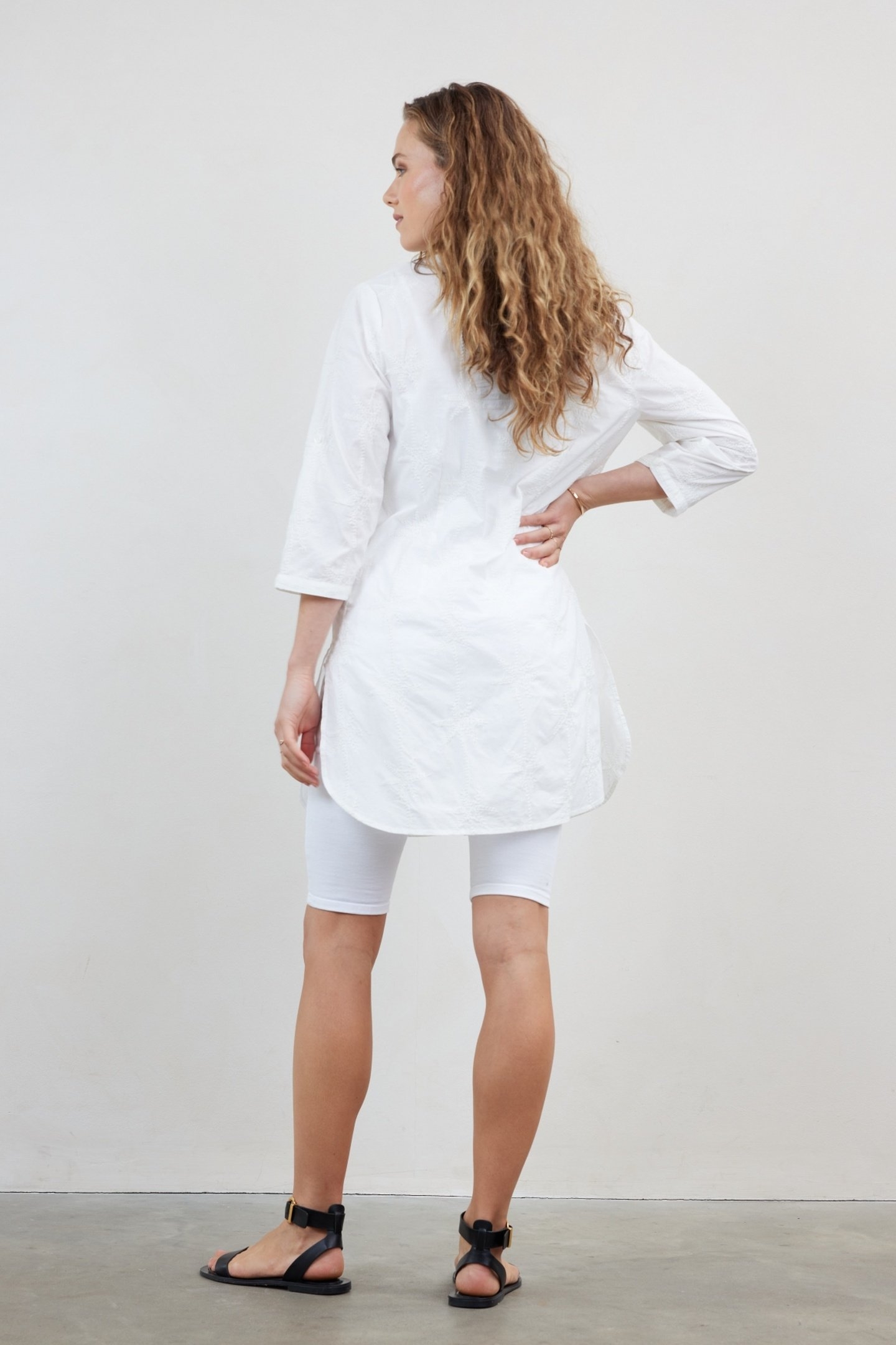 TUNIC PALM EMBRO IN SNOW WHITE 3