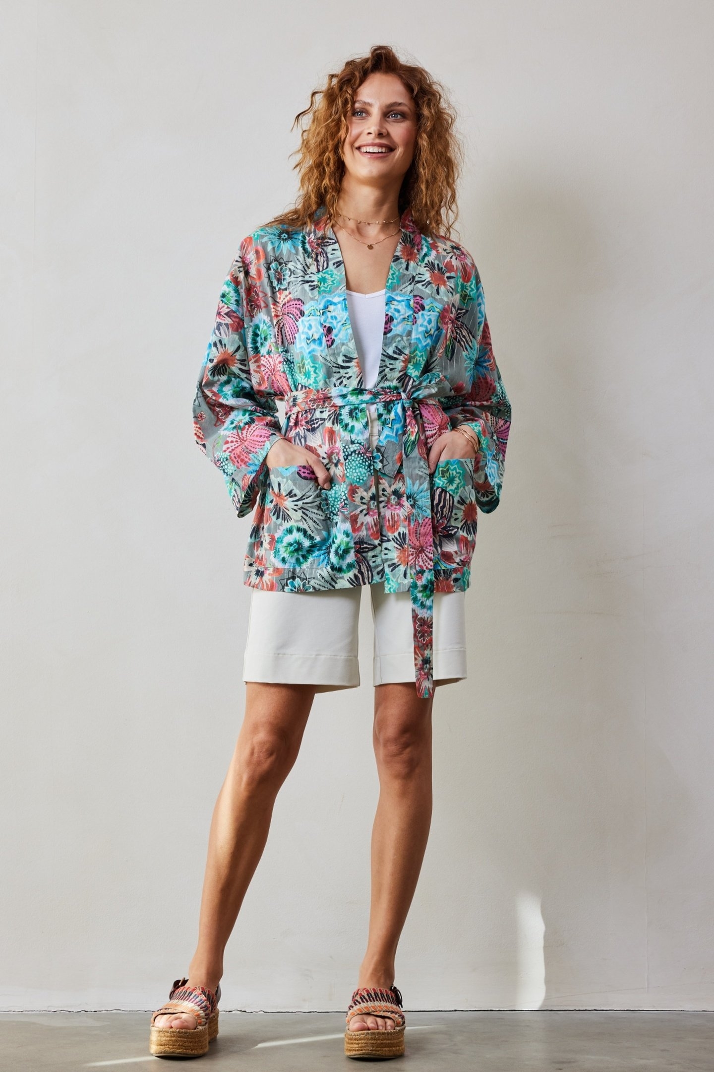 KIMONO IN GRANITE GREEN WITH FLORAL MEDLEY PRINT 1
