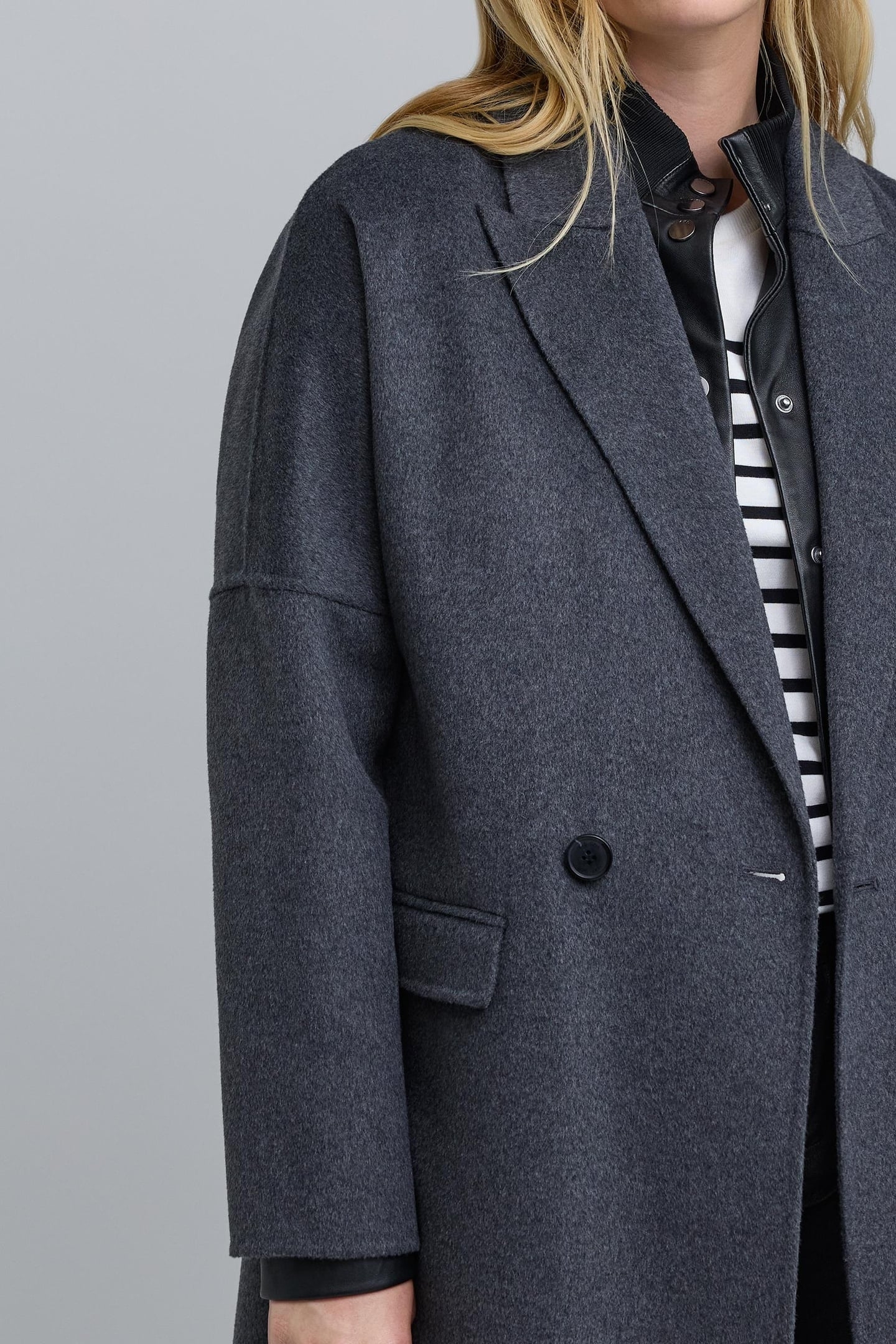 LONG GREY DOUBLE-BREASTED COAT 6