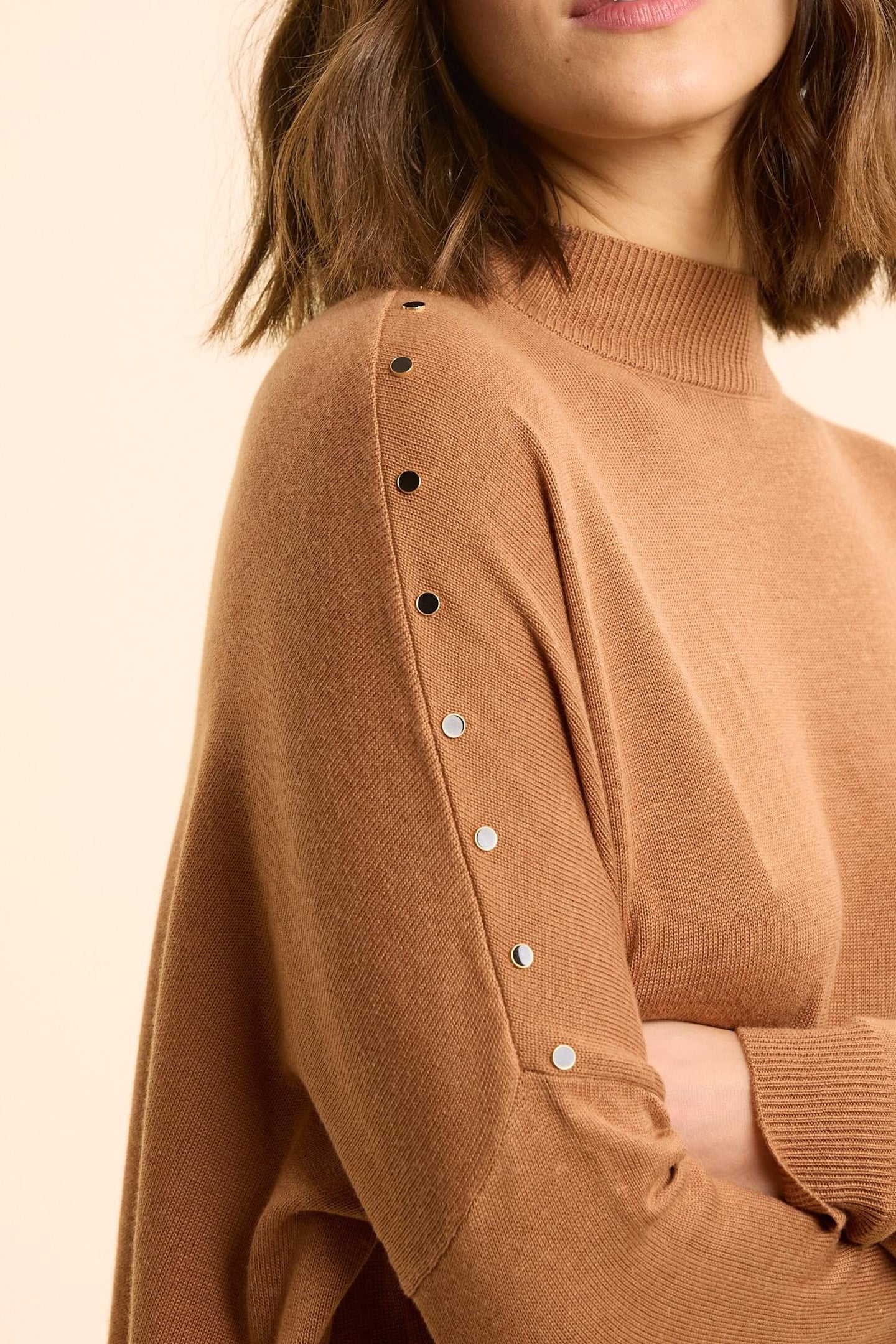 CAMEL CAPE SWEATER KNIT DECORATIVE BUTTONS CAMEL 5