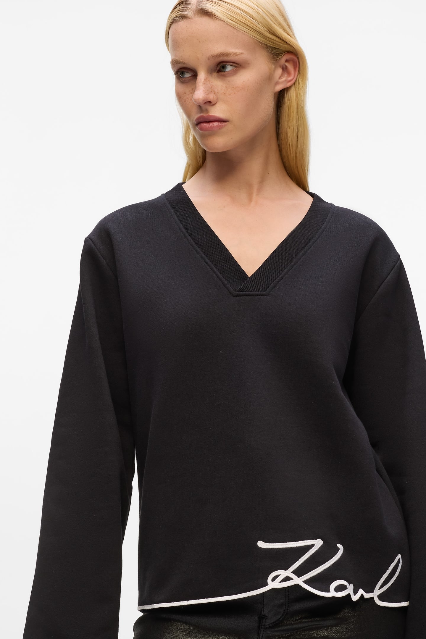 BLACK KARL SIGNATURE HEM V-NK SWEAT 6