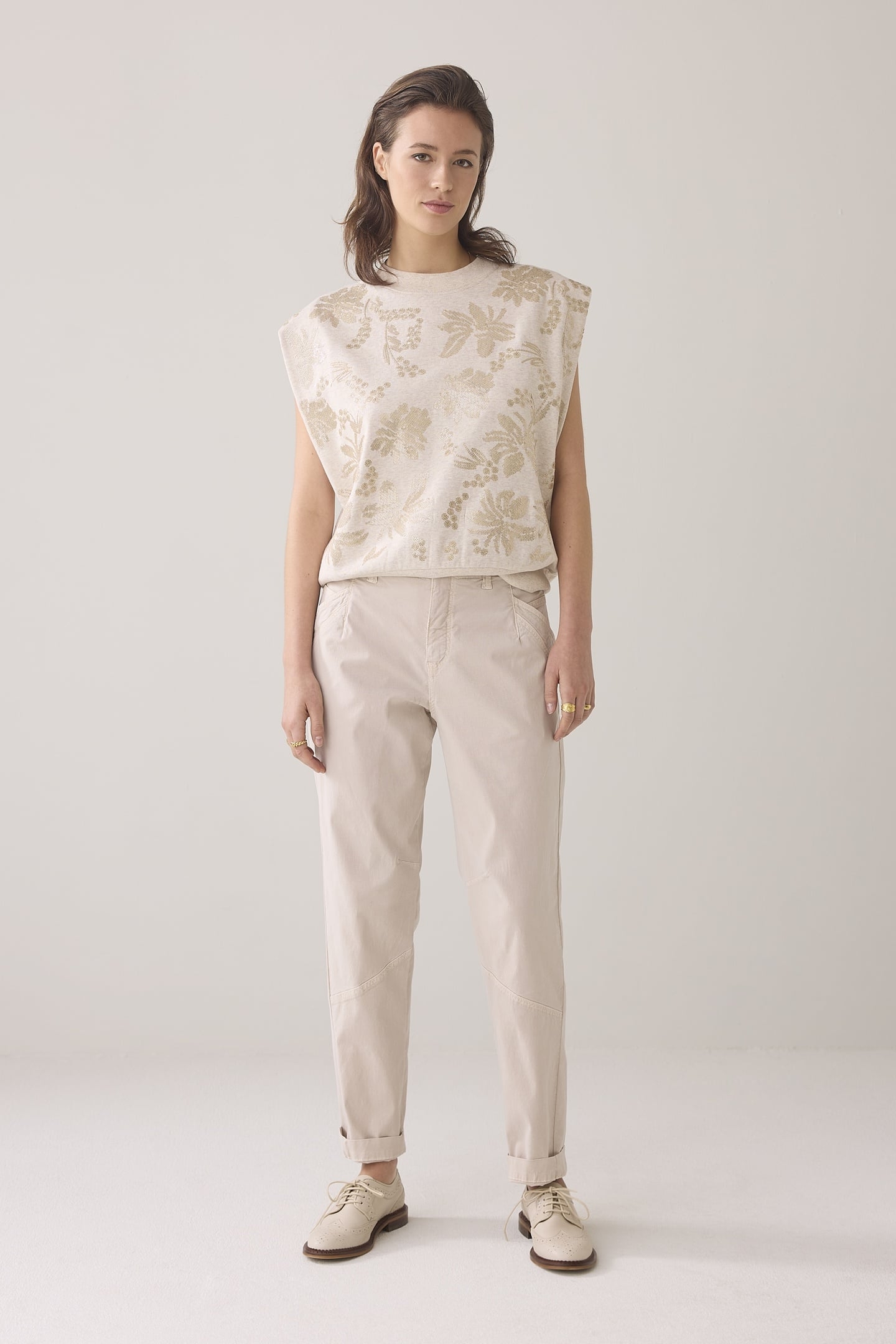 SLEEVELESS EMBELLISHED SWEATSHIRT PEBBLE BEIGE 2