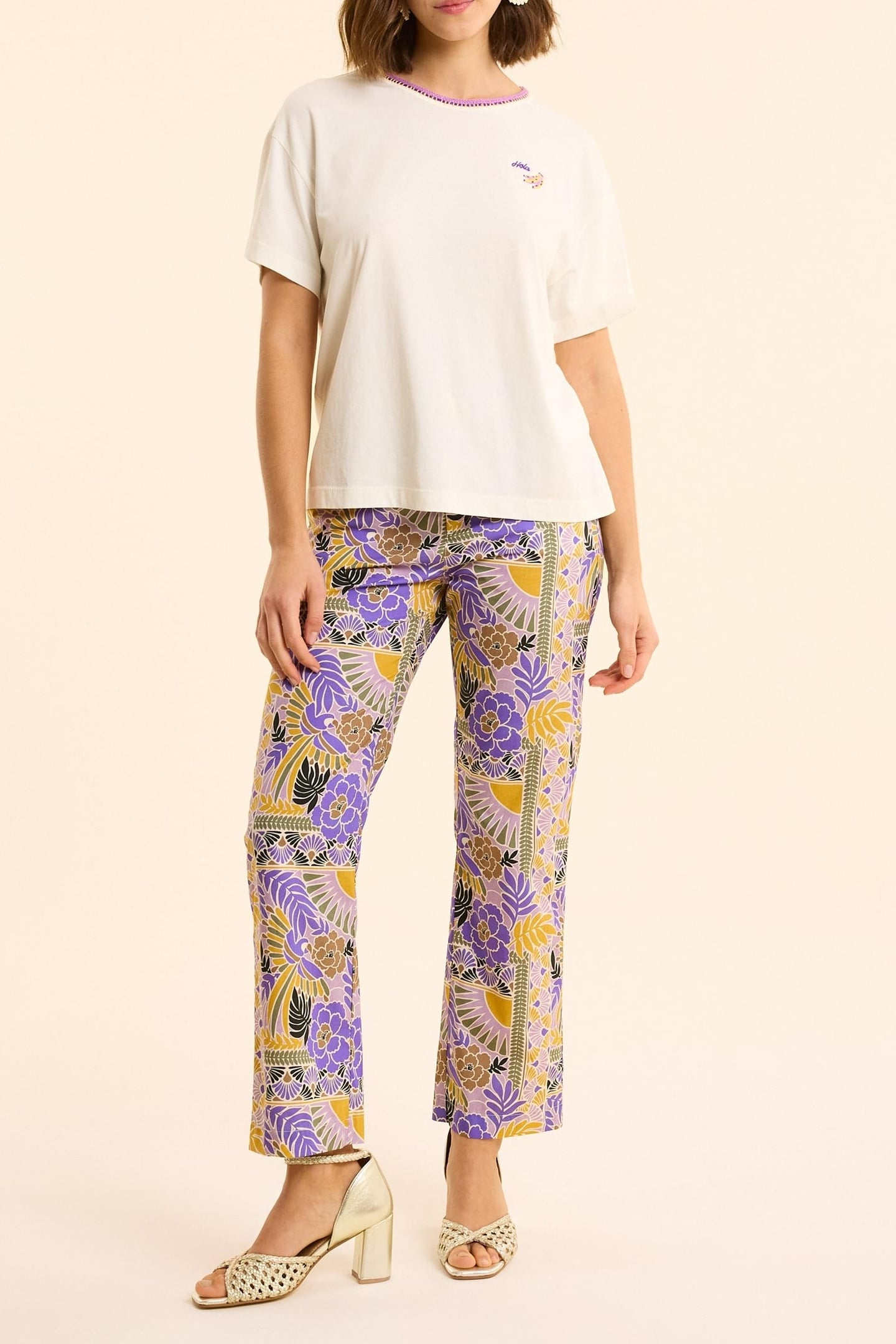 WHITE T-SHIRT WITH EMBROIDERED COLLAR ECRU 2