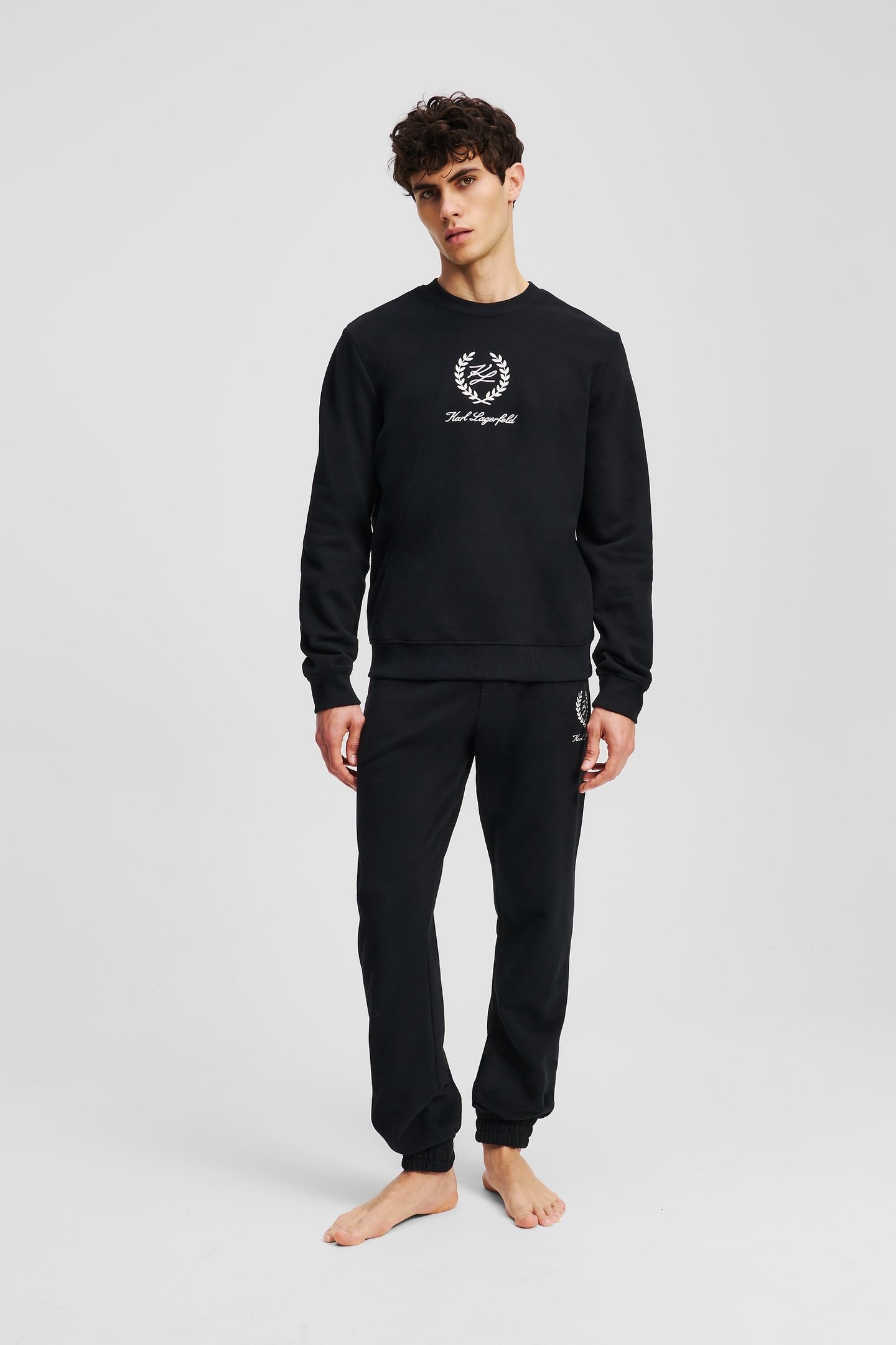 BLACK HOTEL KARL CREST SWEATSHIRT 2