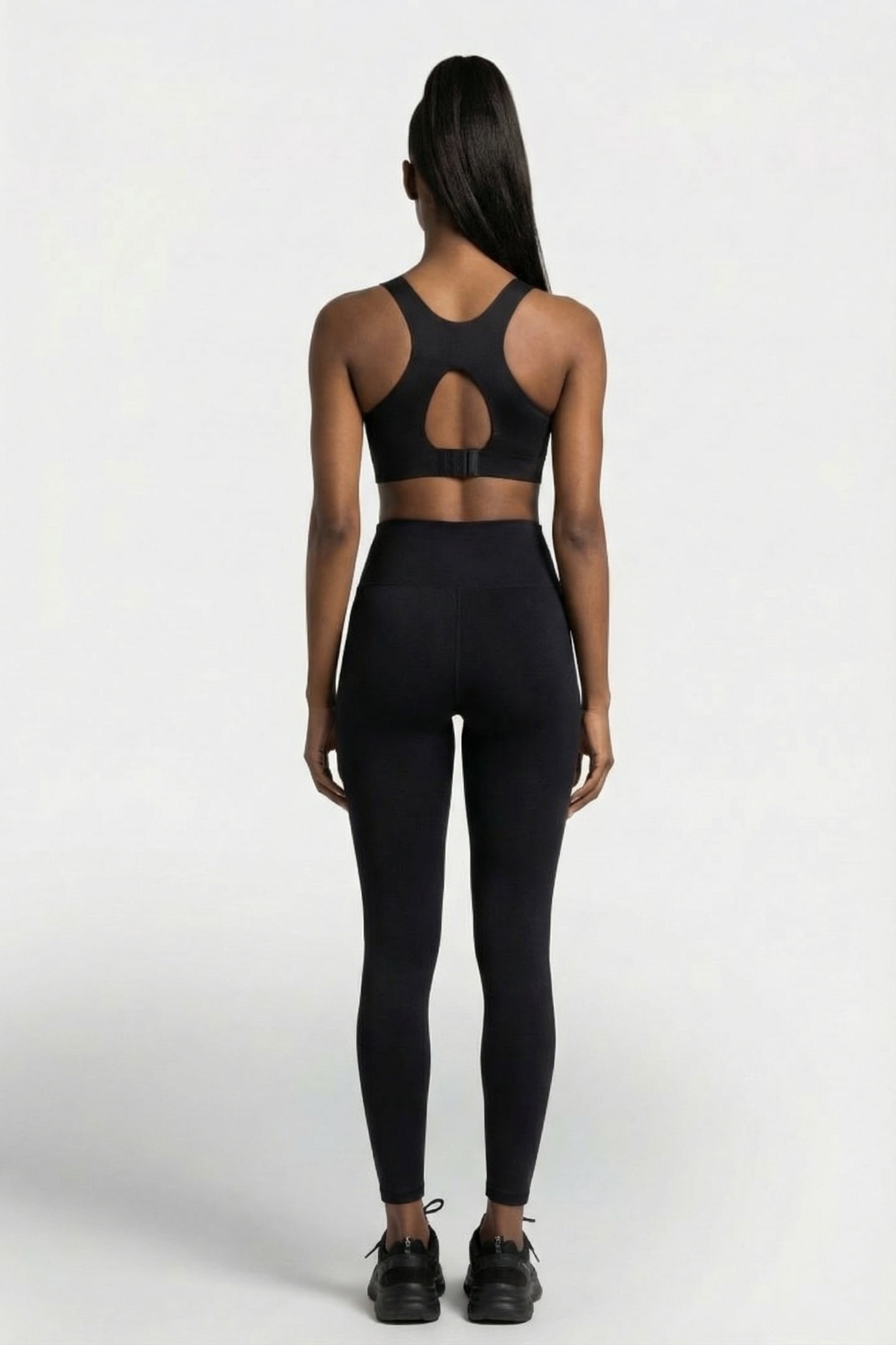 INVISIBLES HIGH SUPPORT BRA BLACK 2