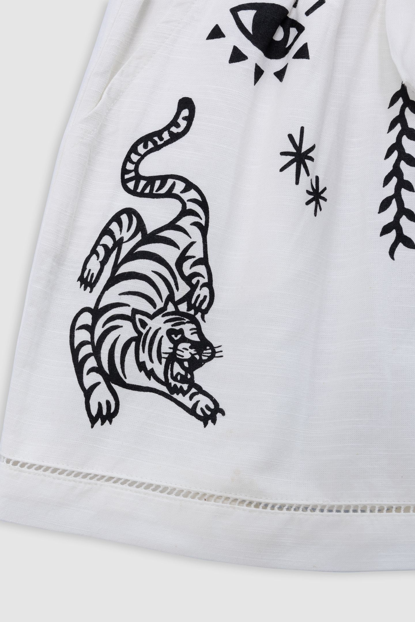 WHITE MAXI PATTERNED SHORTS 4