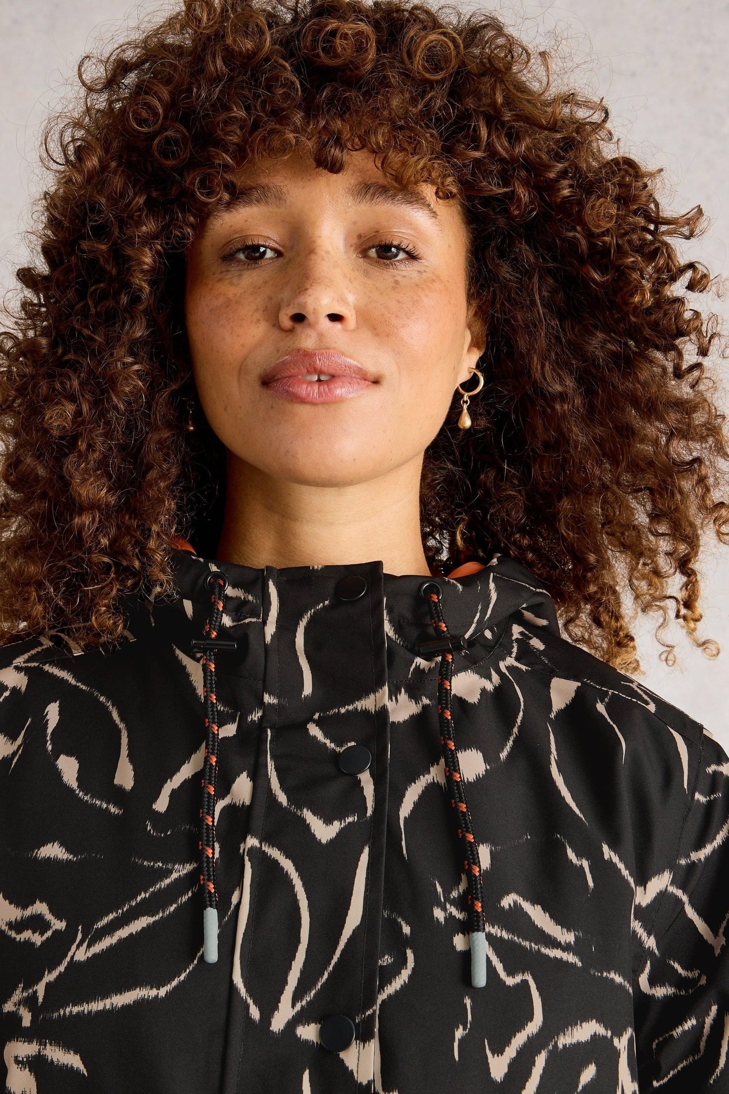 WILLOW WATERPROOF COAT BLACK PRINT 4