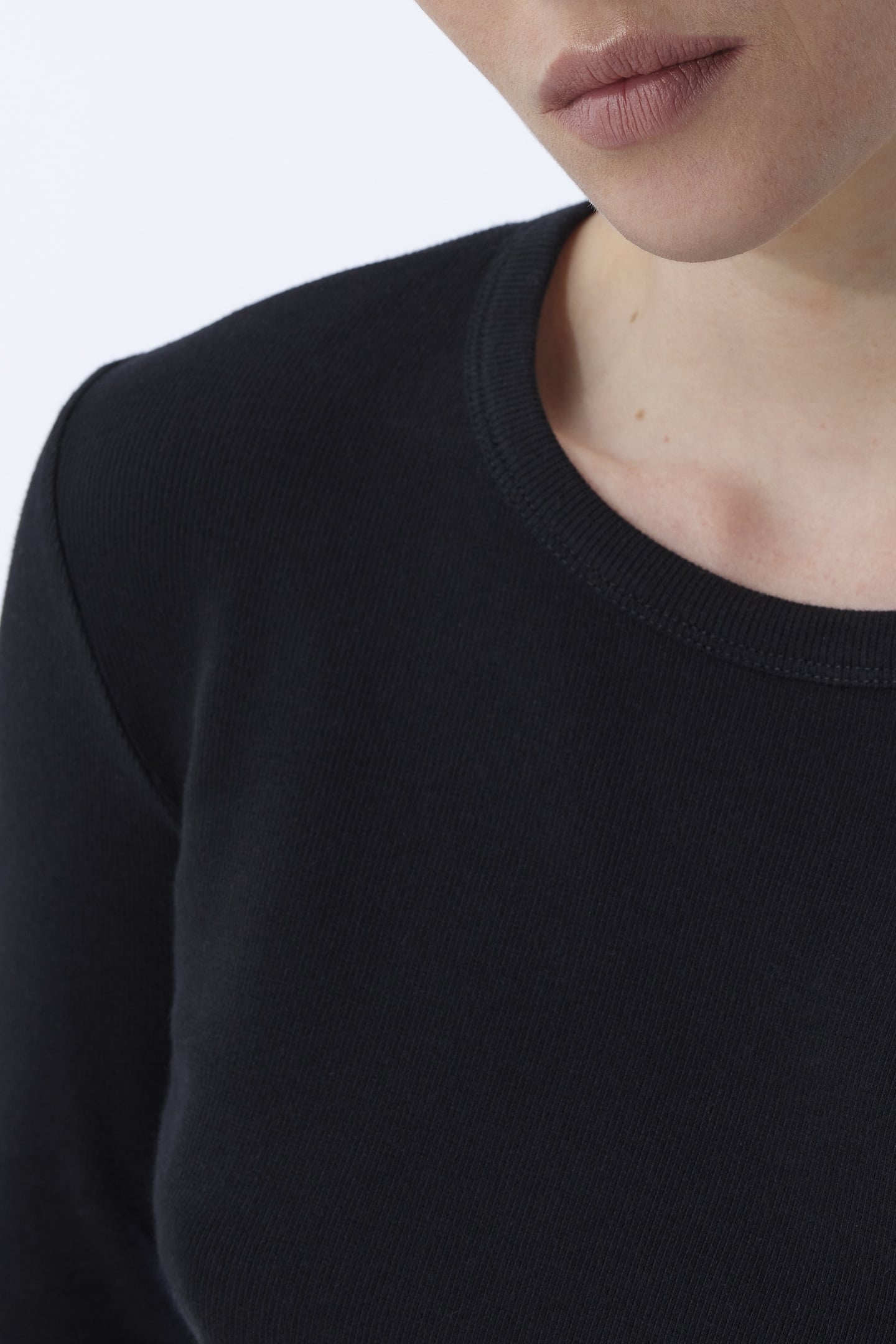 KALEY T SHIRT BLACK 4