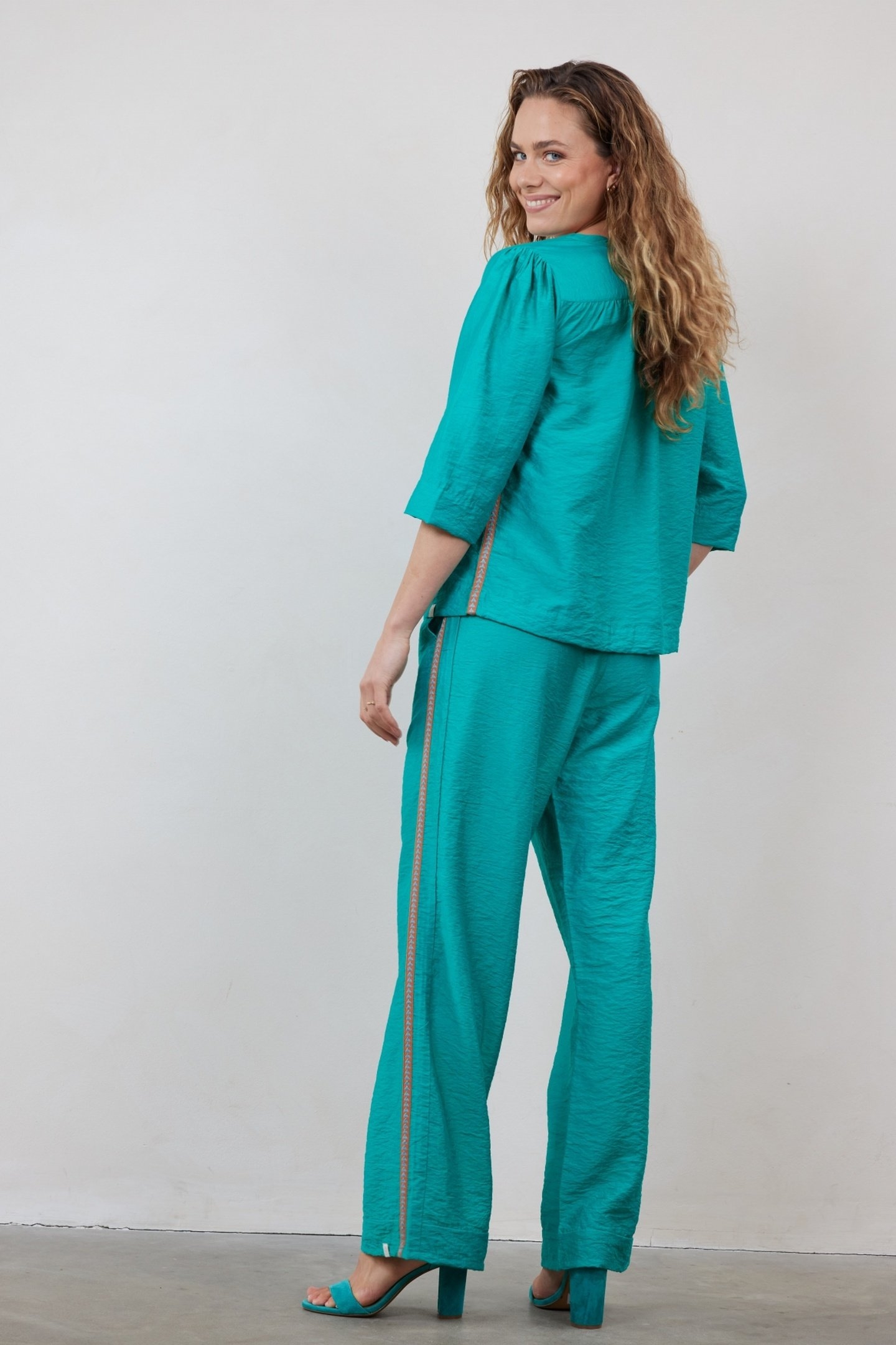 BLOUSE PEARL IN SEA GREEN 3