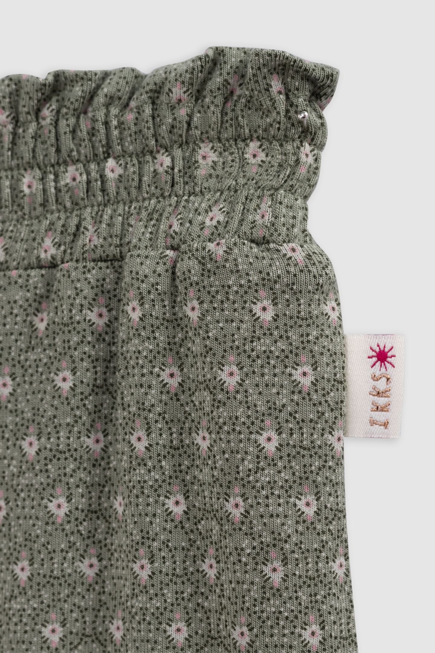 MINIMALIST GRAPHIC-PRINT KHAKI PANTS 5