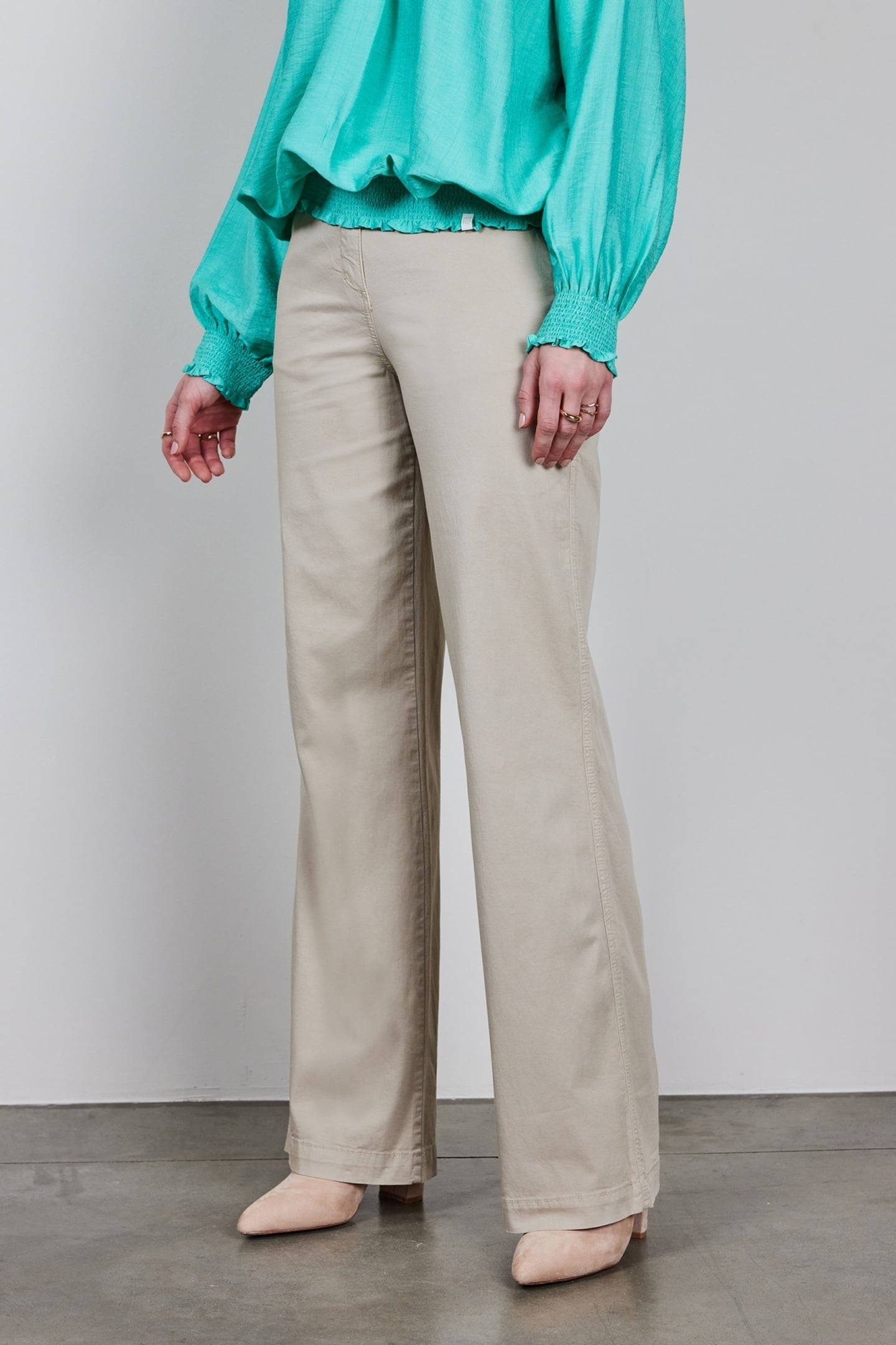 WIDE LEG PANTS ROYCE IN LIGHT SILVER 2