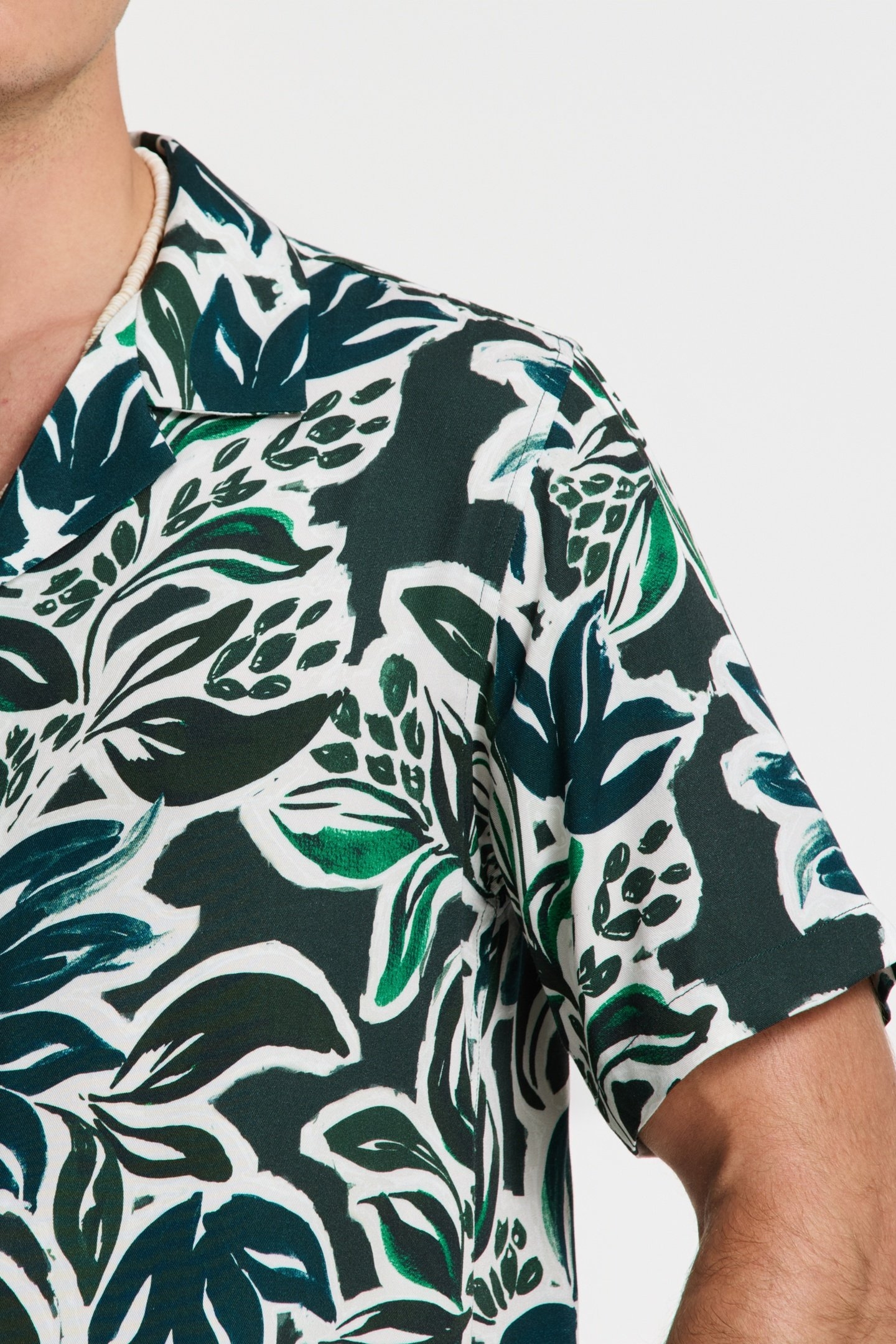 VIC SHORT SLEEVE SHIRT FLORAL LEAFS GREEN FLORAL LEAVES 7