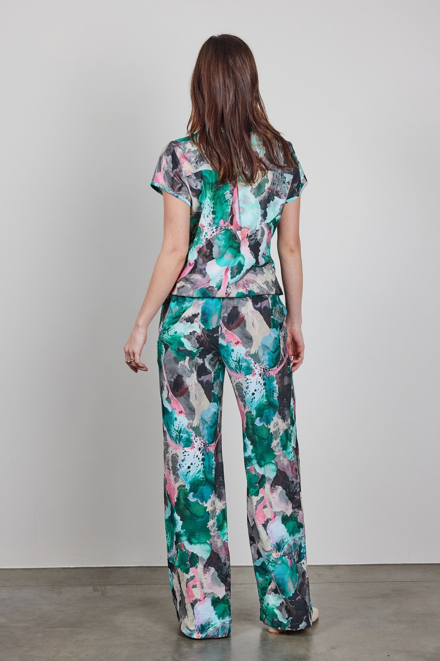 BLOUSE HARPER SHORT SLEEVE IN LIGHT GREY WITH DREAMSCAPE PRI 4