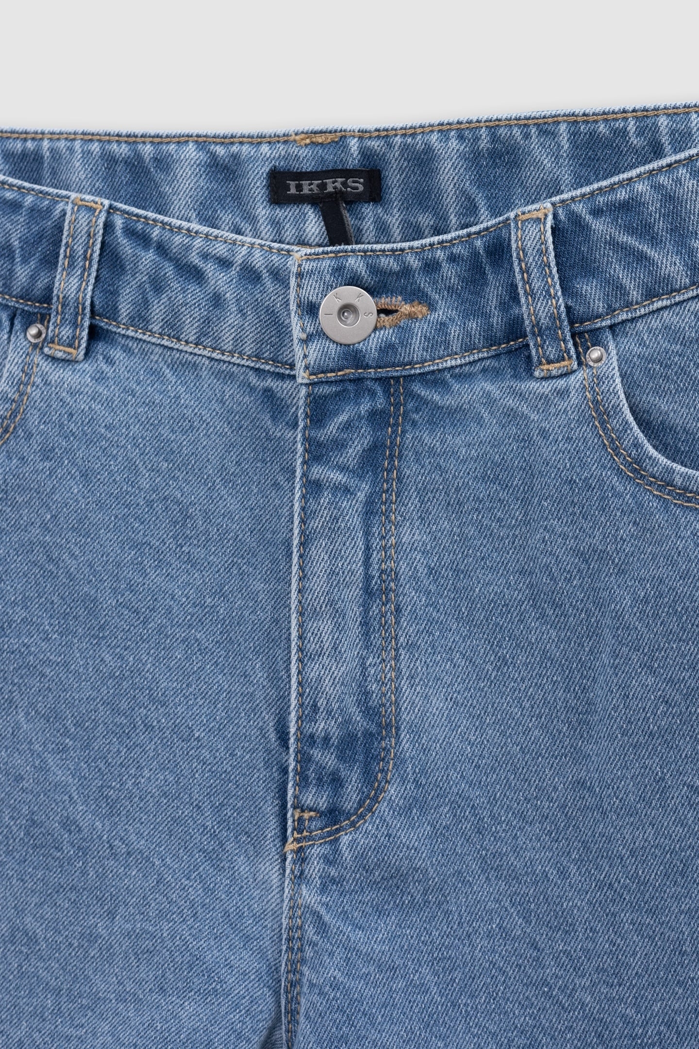 BLUE DENIM SHORTS WITH FRINGED EDGES 3