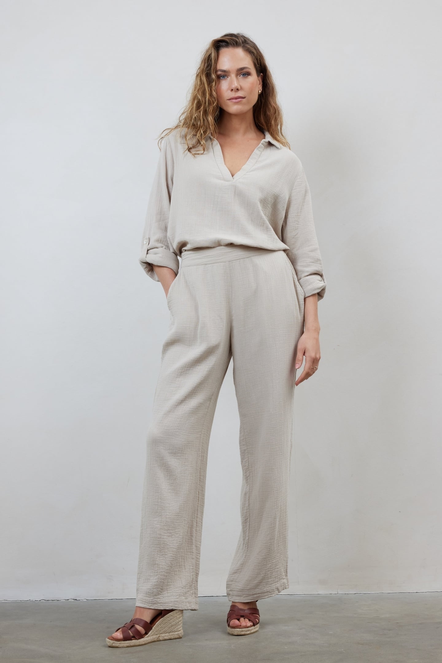 PANTS ALBA IN FEATHER GREY 1