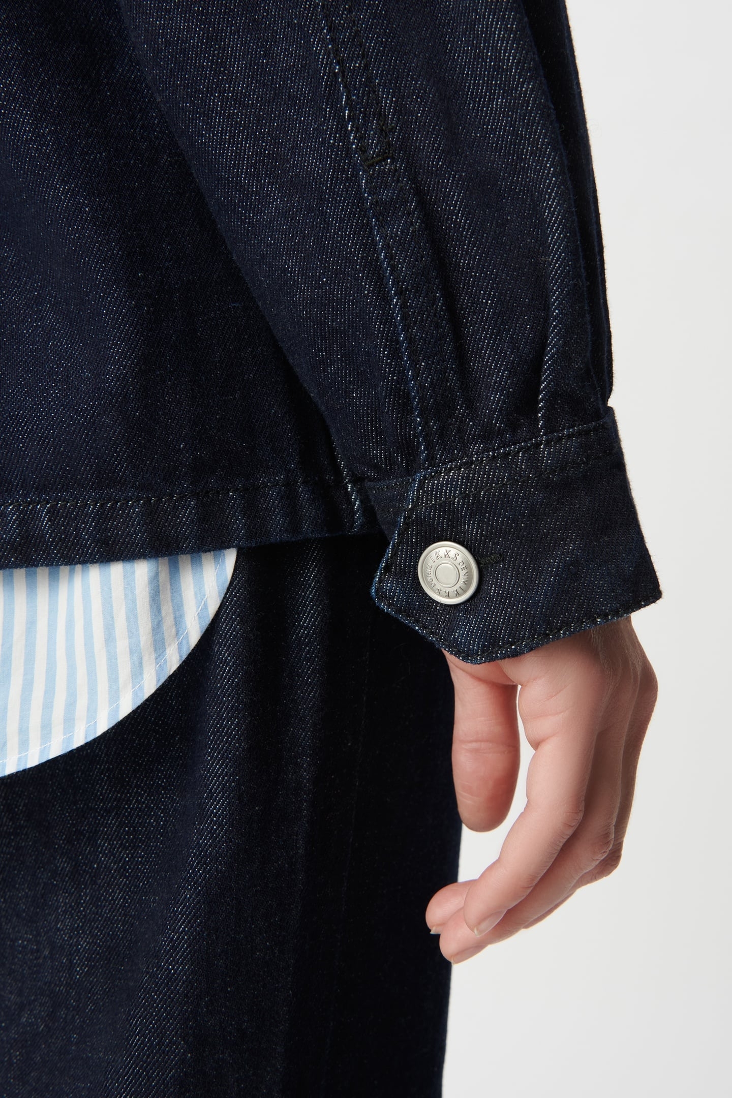 ZIPPED SAHARIENNE IN RAW DENIM AND RECYCLED COTTON 7