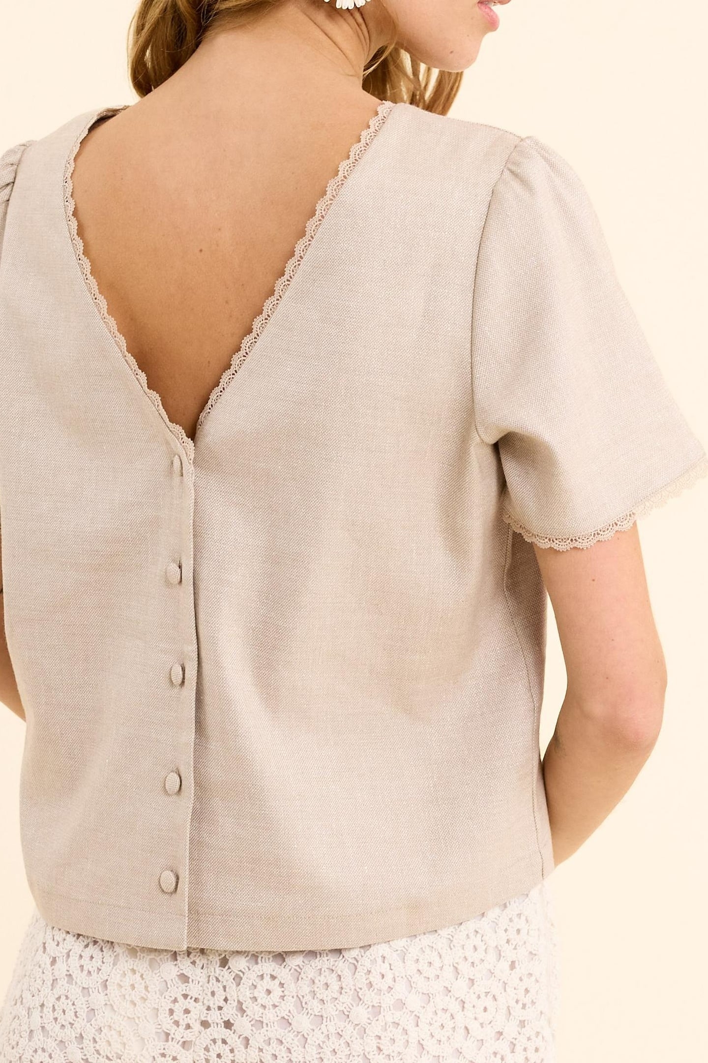 BEIGE BUTTONED CROPPED TOP ECRU 5