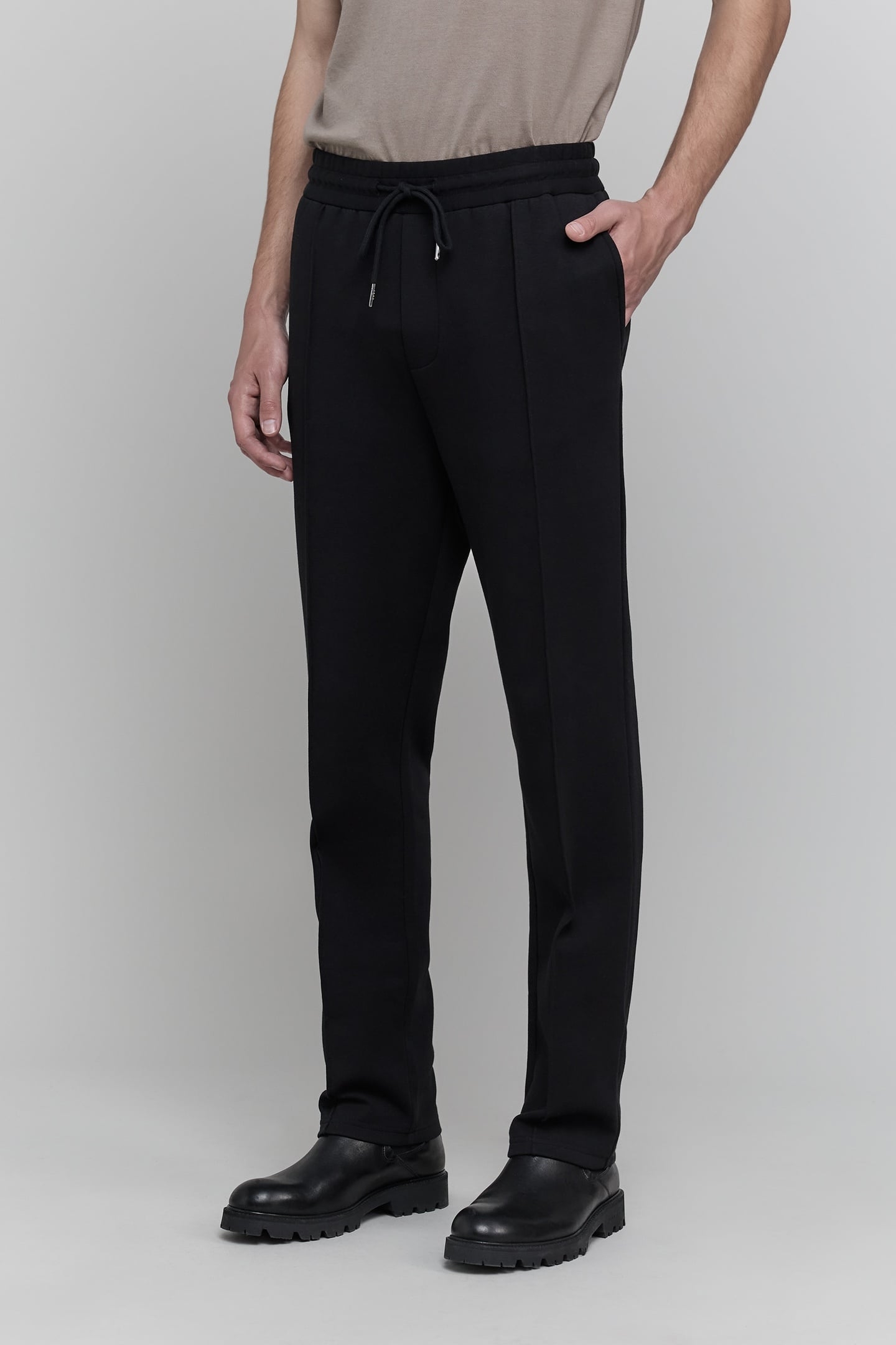BLACK FLEECE FRONT-SEAM JOGPANTS 4