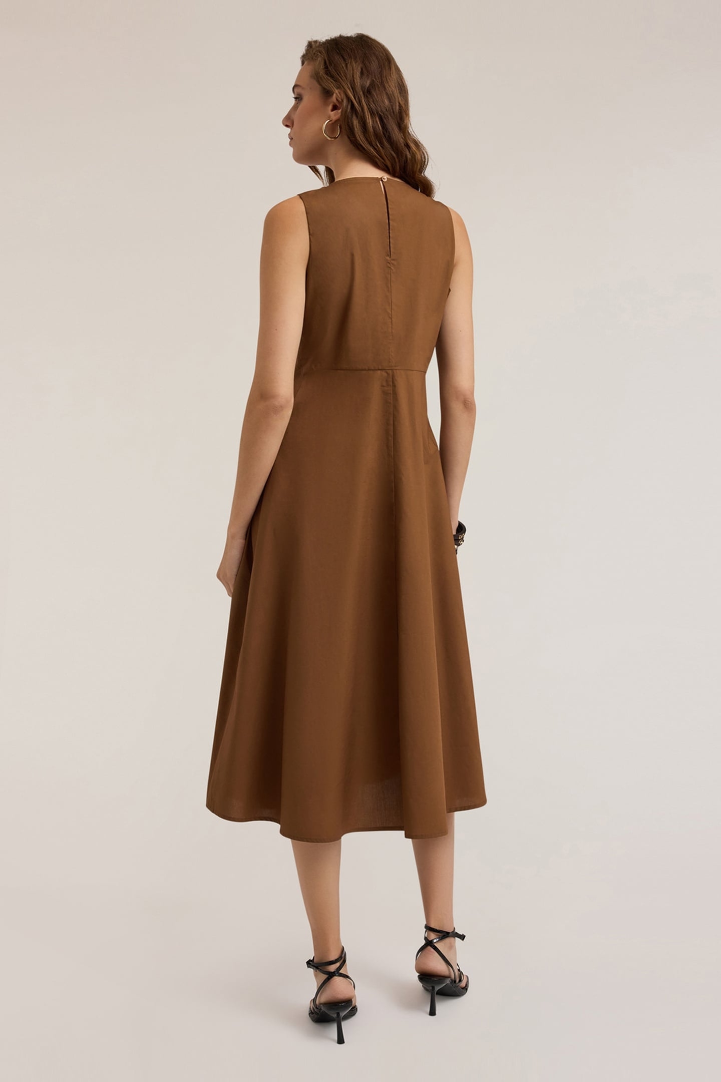 PLEATED DRESS IN POPLIN BROWN 2