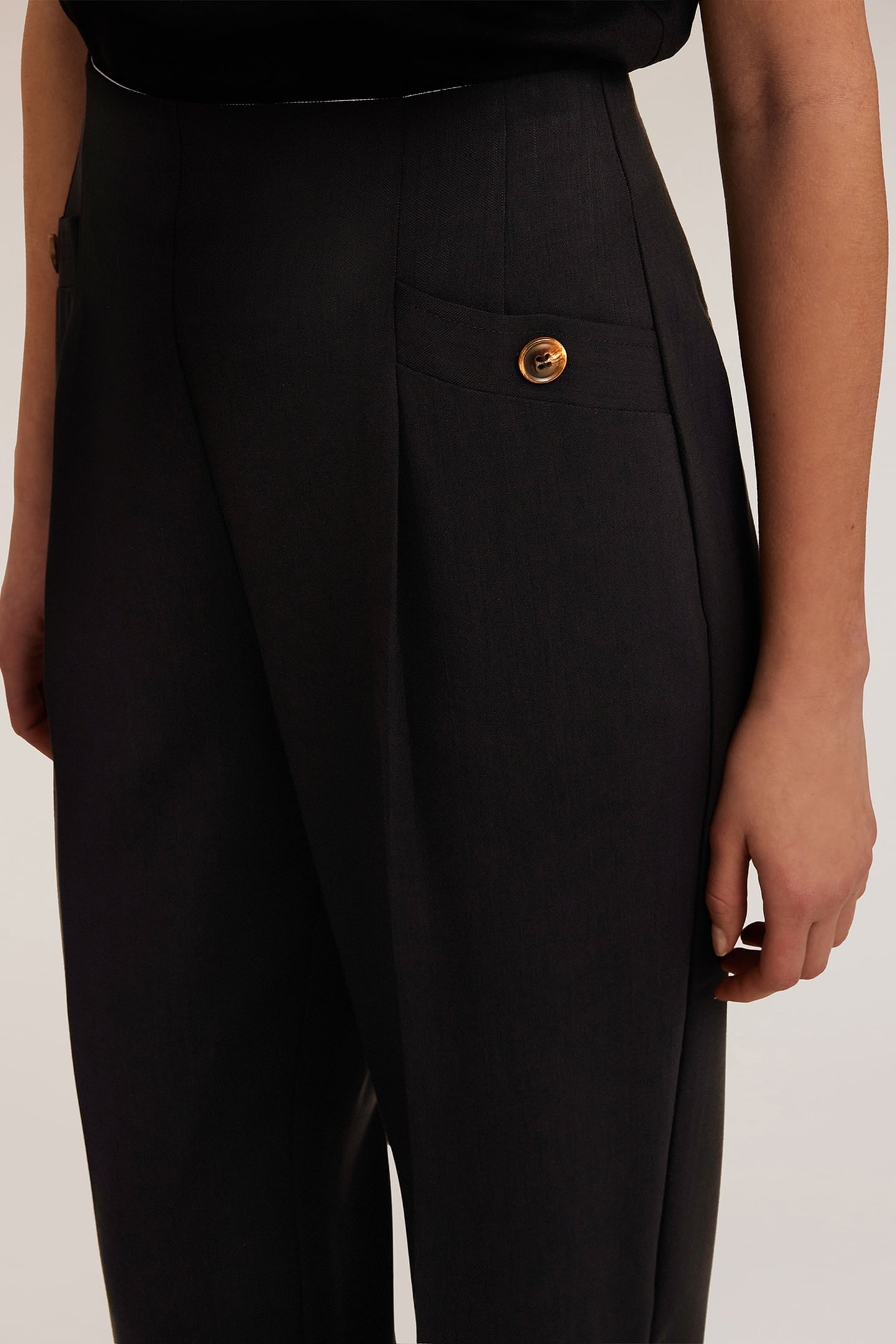 CARROT TROUSERS WITH TURN-UPS BLACK 5