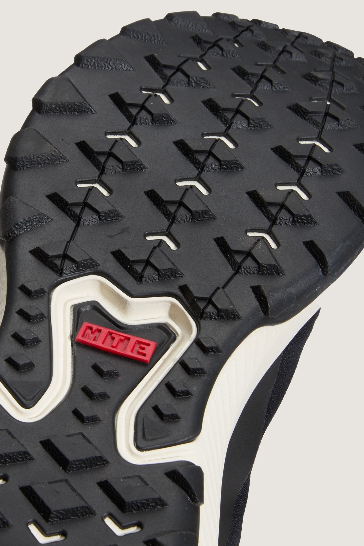 UNISEX CROSSPATH MID BLACK/WHITE 5