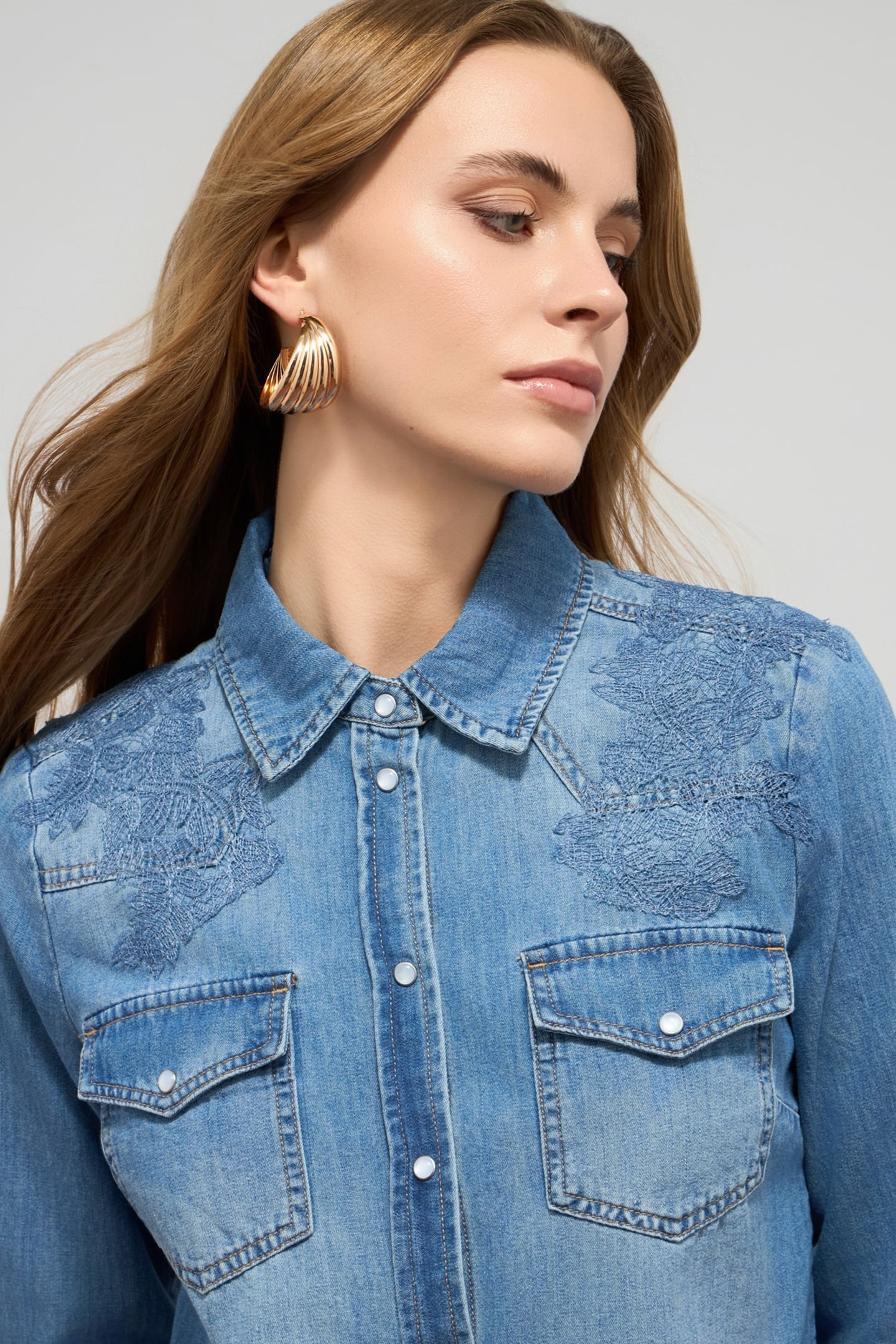 STONE WASHED DENIM SHIRT LIGHT BLUE 4