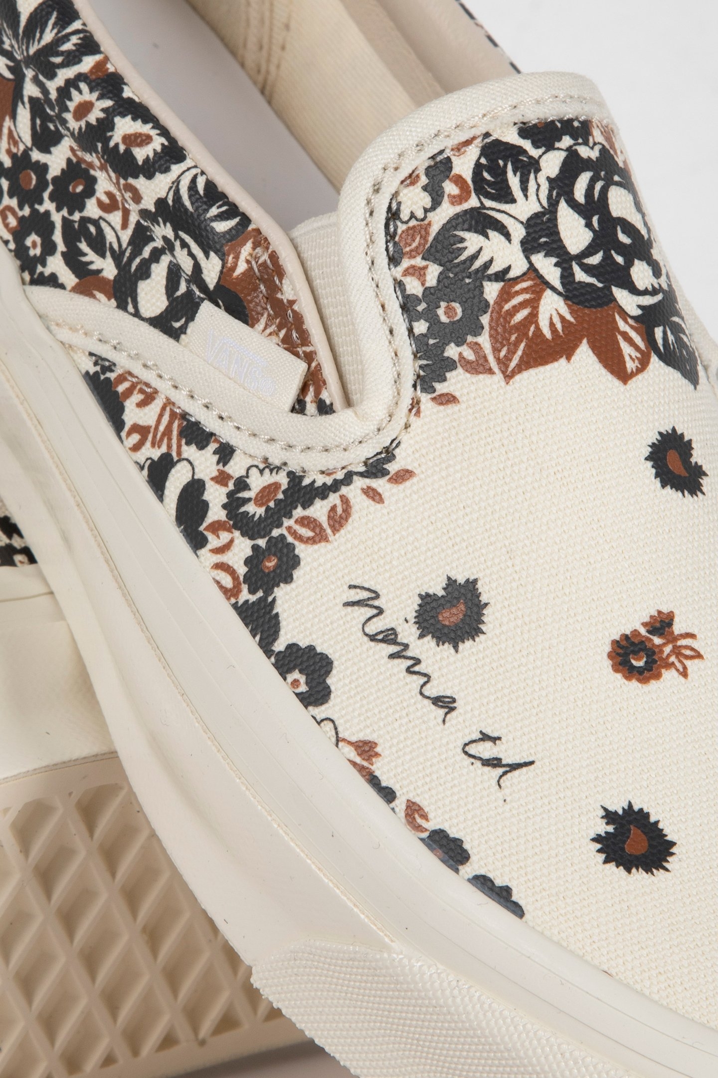 UNISEX OG CLASSIC SLIP-ON NOMA T.D. X END WHITE 4