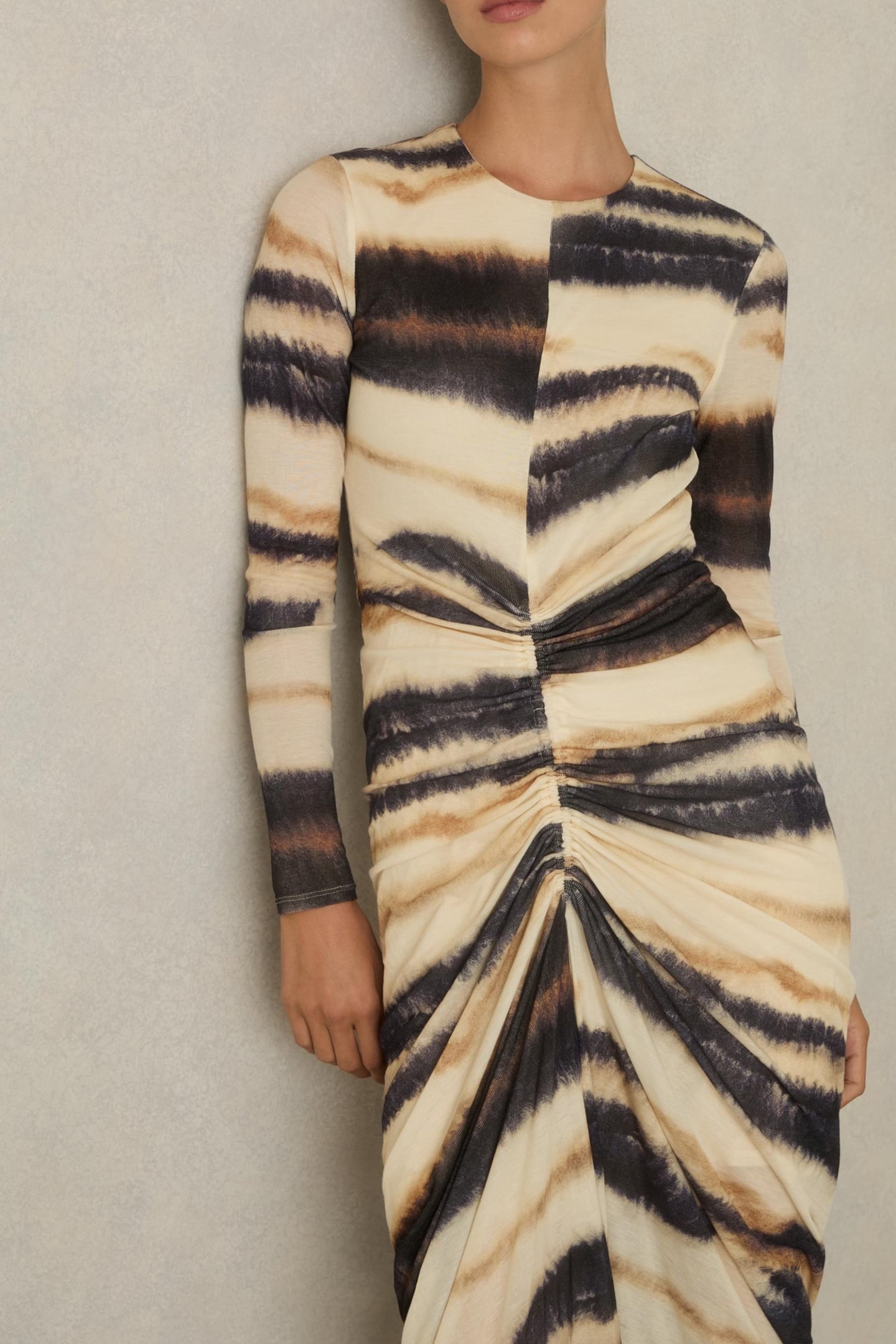 PRINTED RUCHED JERSEY DRESS NEUTRAL/NAVY 2