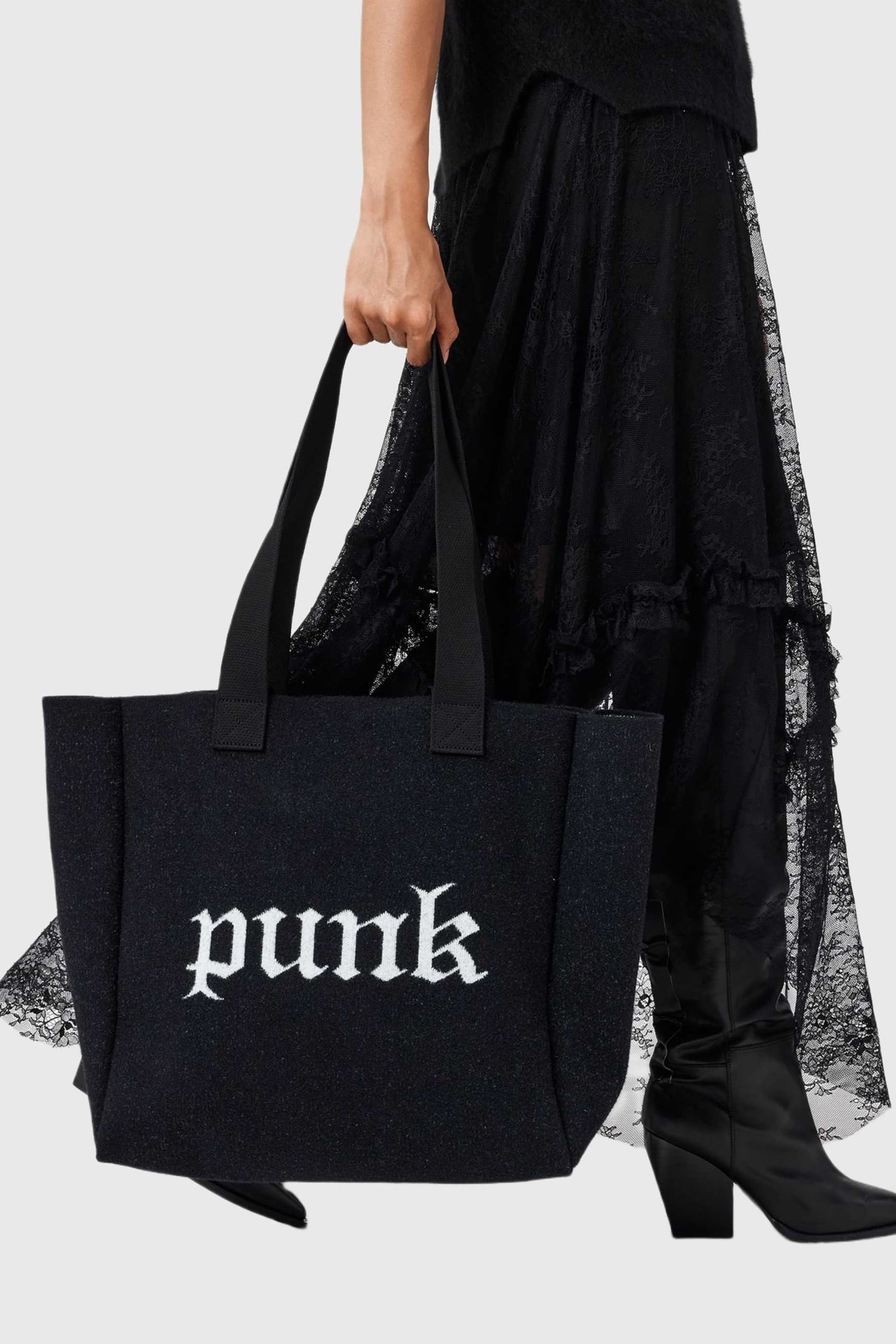 IZZY PUNK E/W TOTE BLACK 2