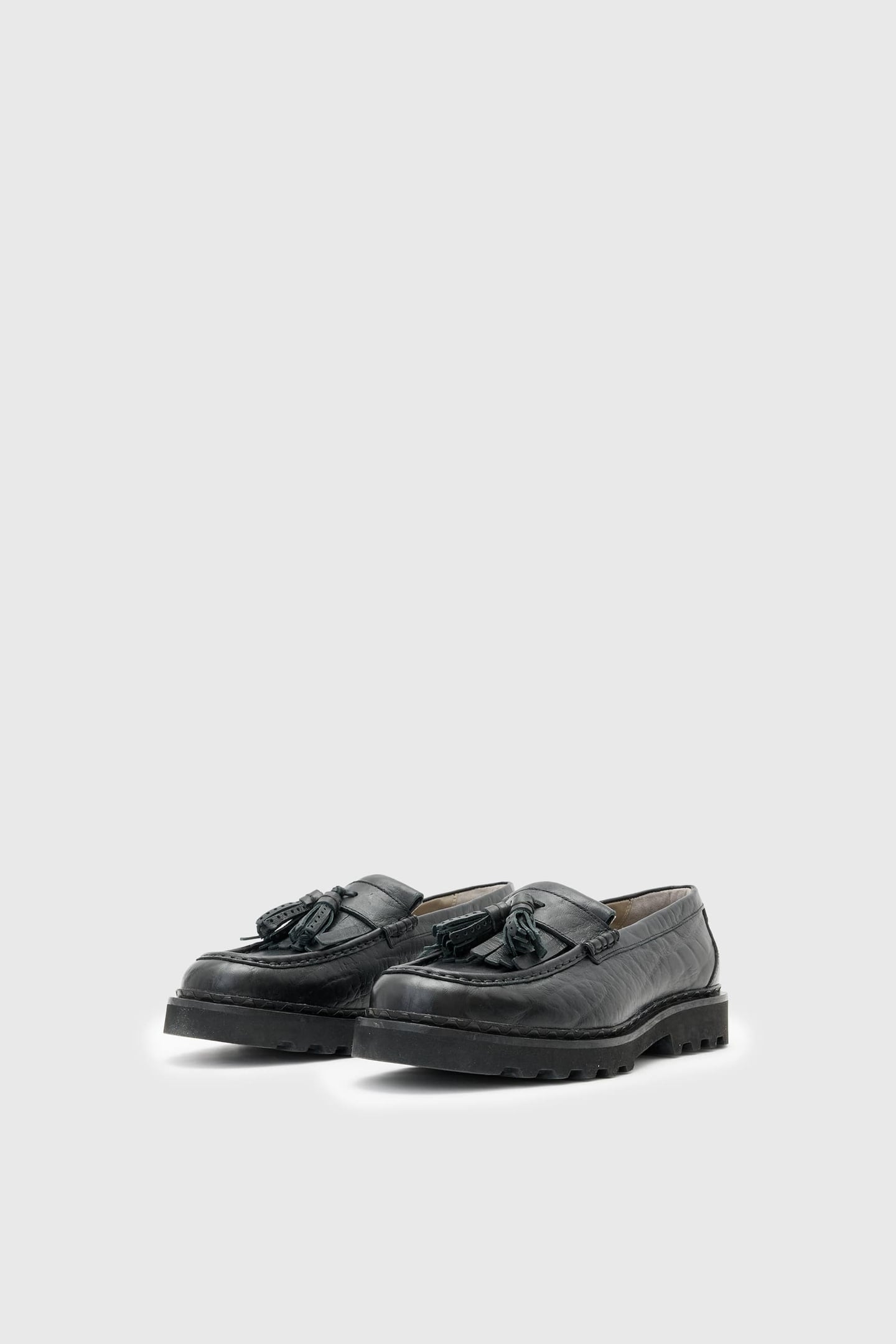 SKIFF TASSEL LOAFER BLACK GRAIN 2