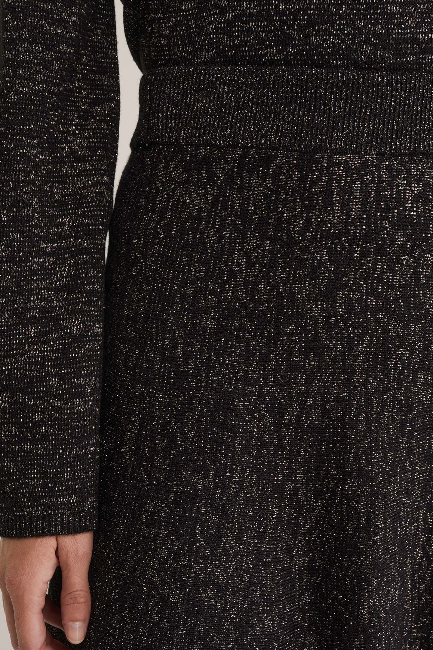 SKIRT MEDIUM LENGTH BLACK 5