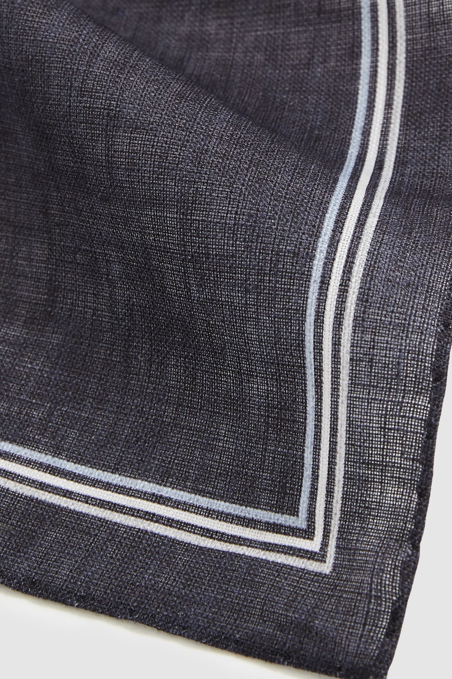 PLAIN LINEN POCKET SQUARE NAVY 3