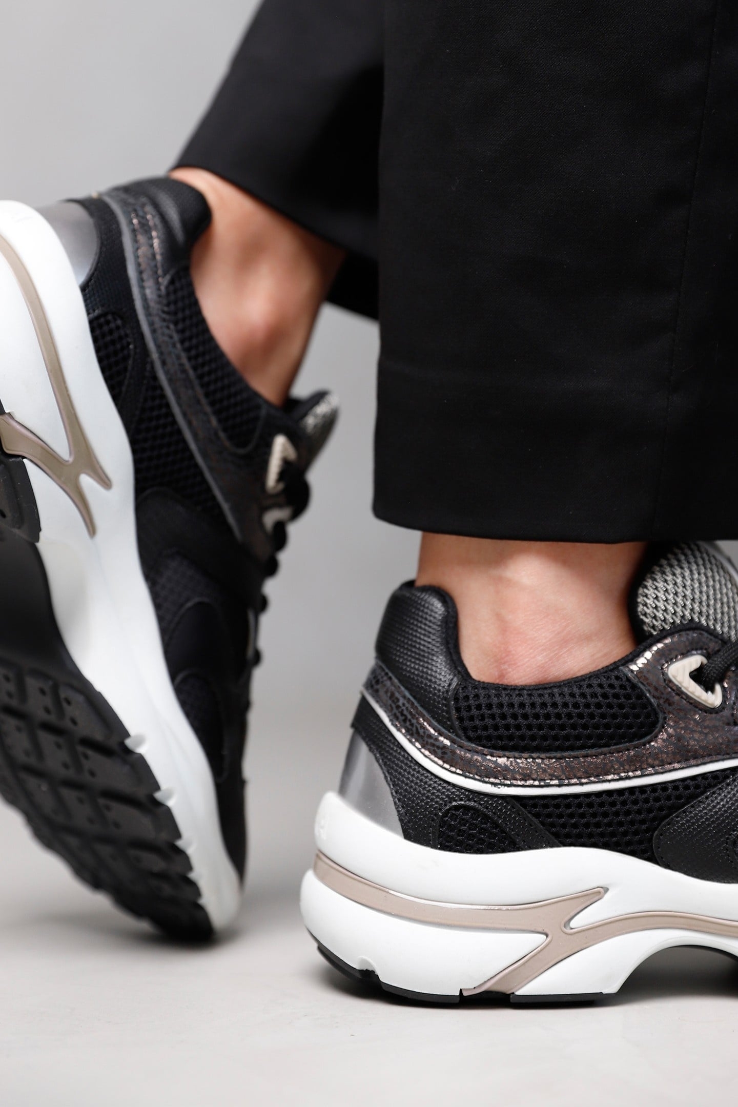 VESPER KELSEY BLACK 7