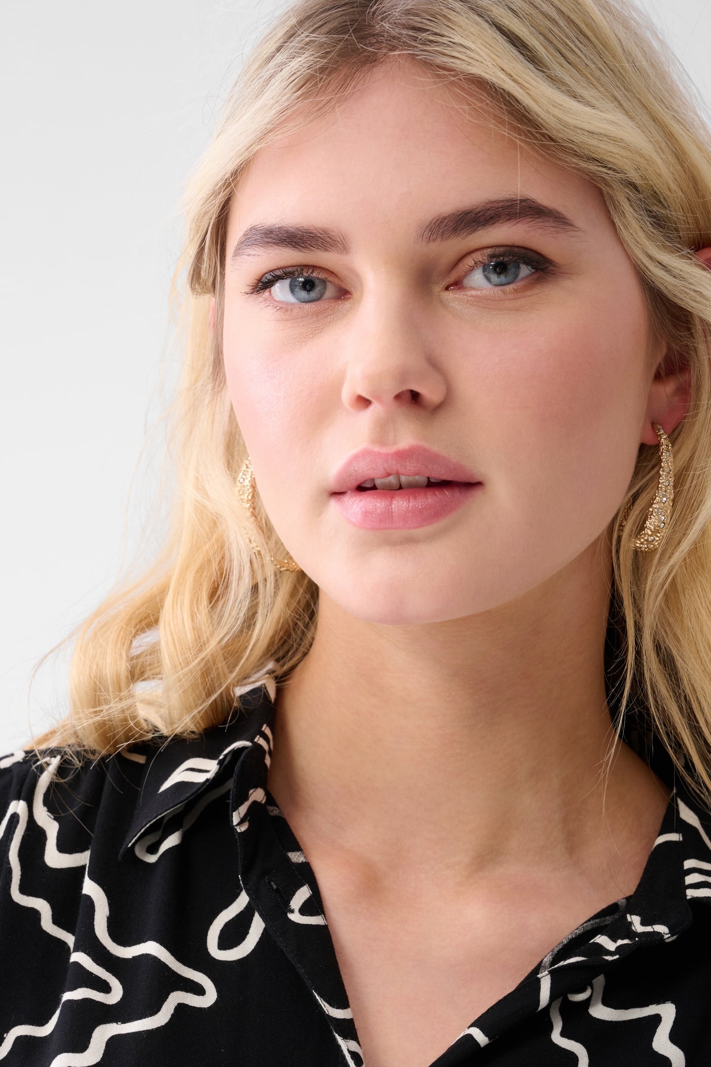 LA-SBTENDER SHORT DRESS BLACK/WHITE 5