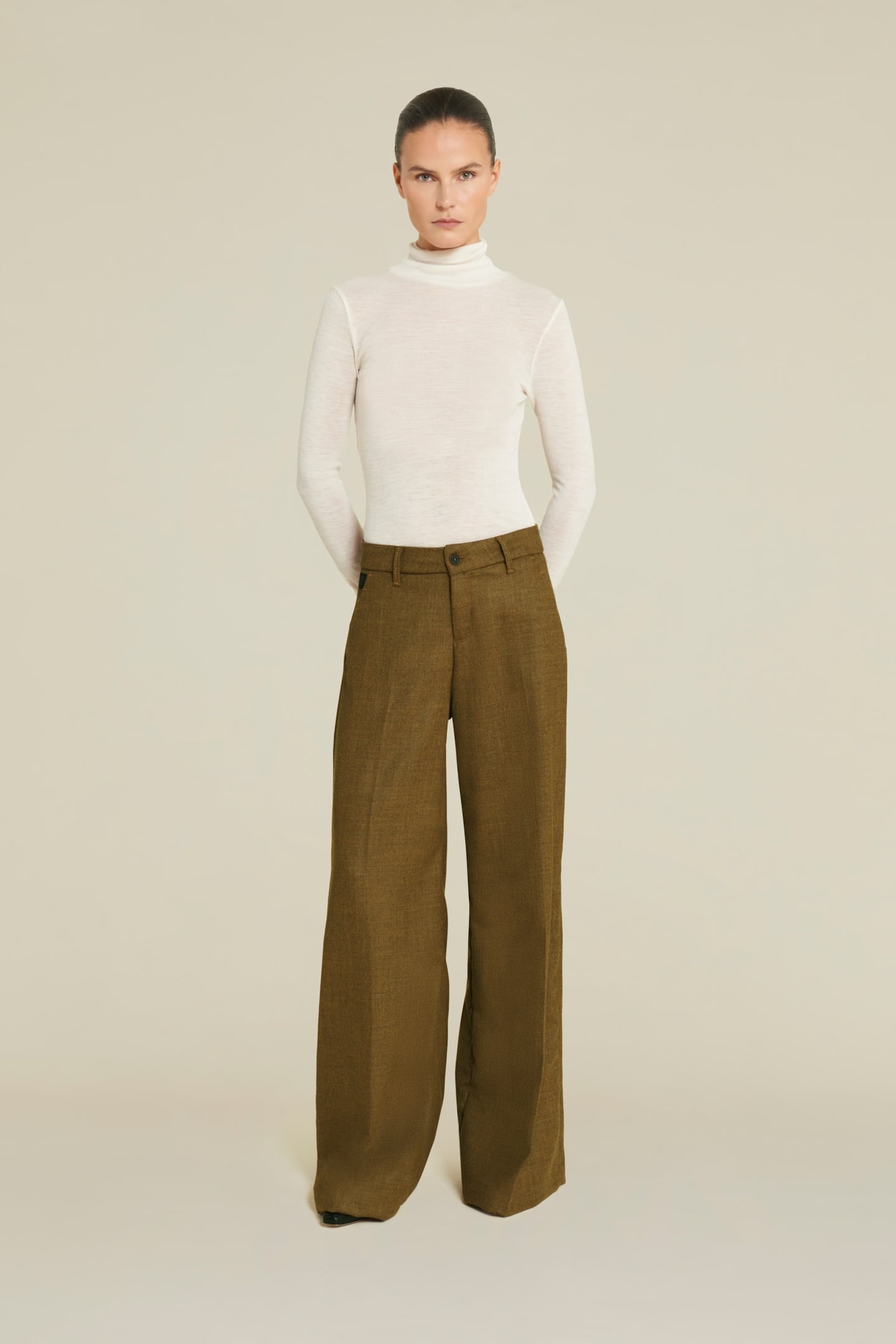 SILVIA WIDE DARK BEIGE 1