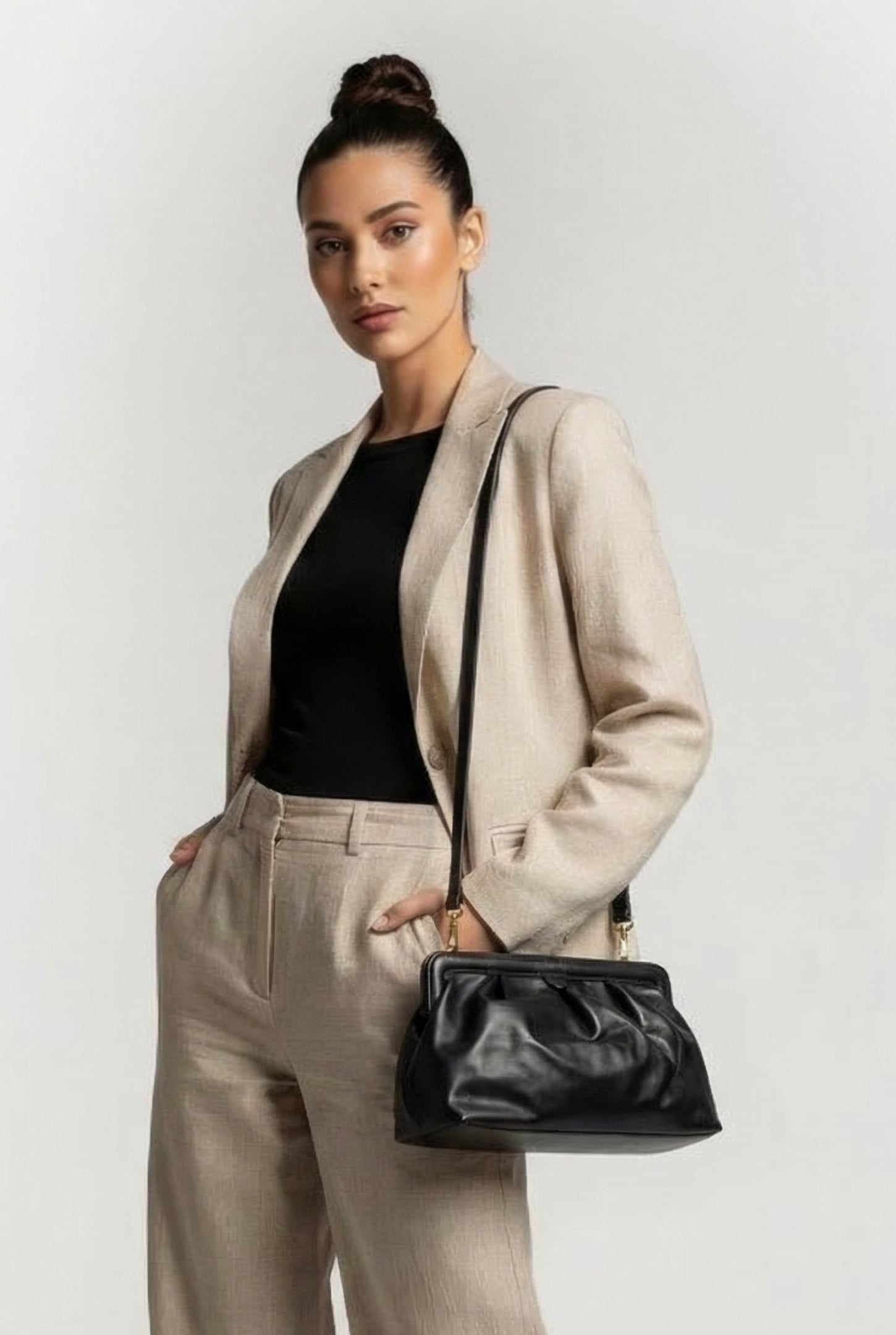 CROSS BODY BAG IN LEATHER 1